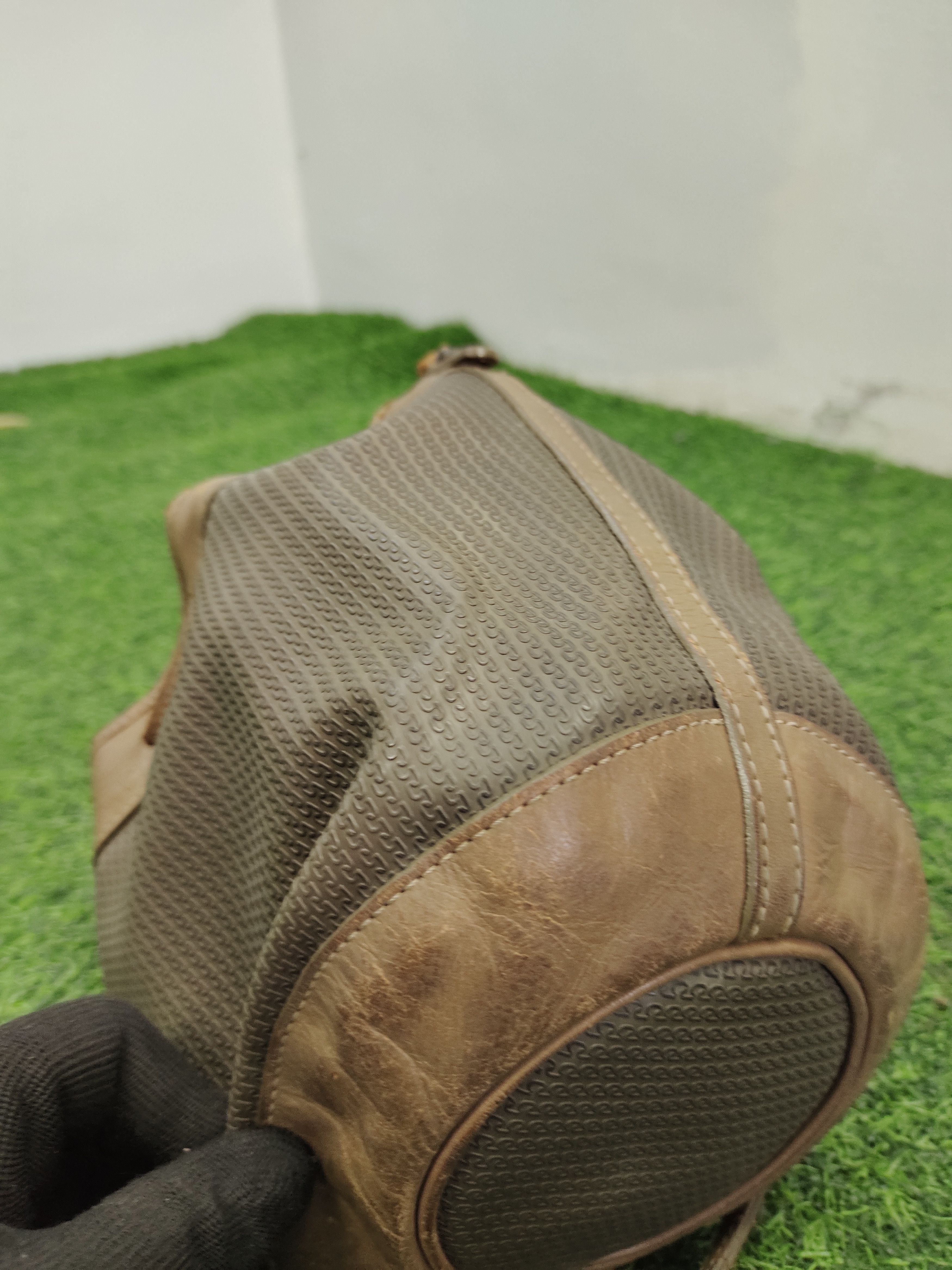 Charles Jourdan Vintage Charles Jourdan Patina Leather Bucket Mini Bag Size ONE SIZE - 9 Thumbnail