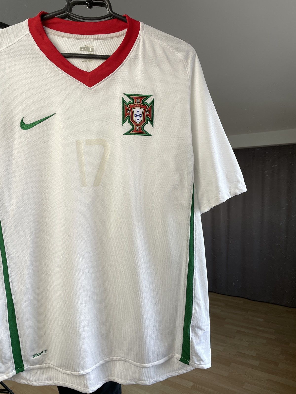 Vintage Portugal Away Tee Euro 2008 Quaresma #17 Socer Jersey Size US L / EU 52-54 / 3 - 6 Thumbnail
