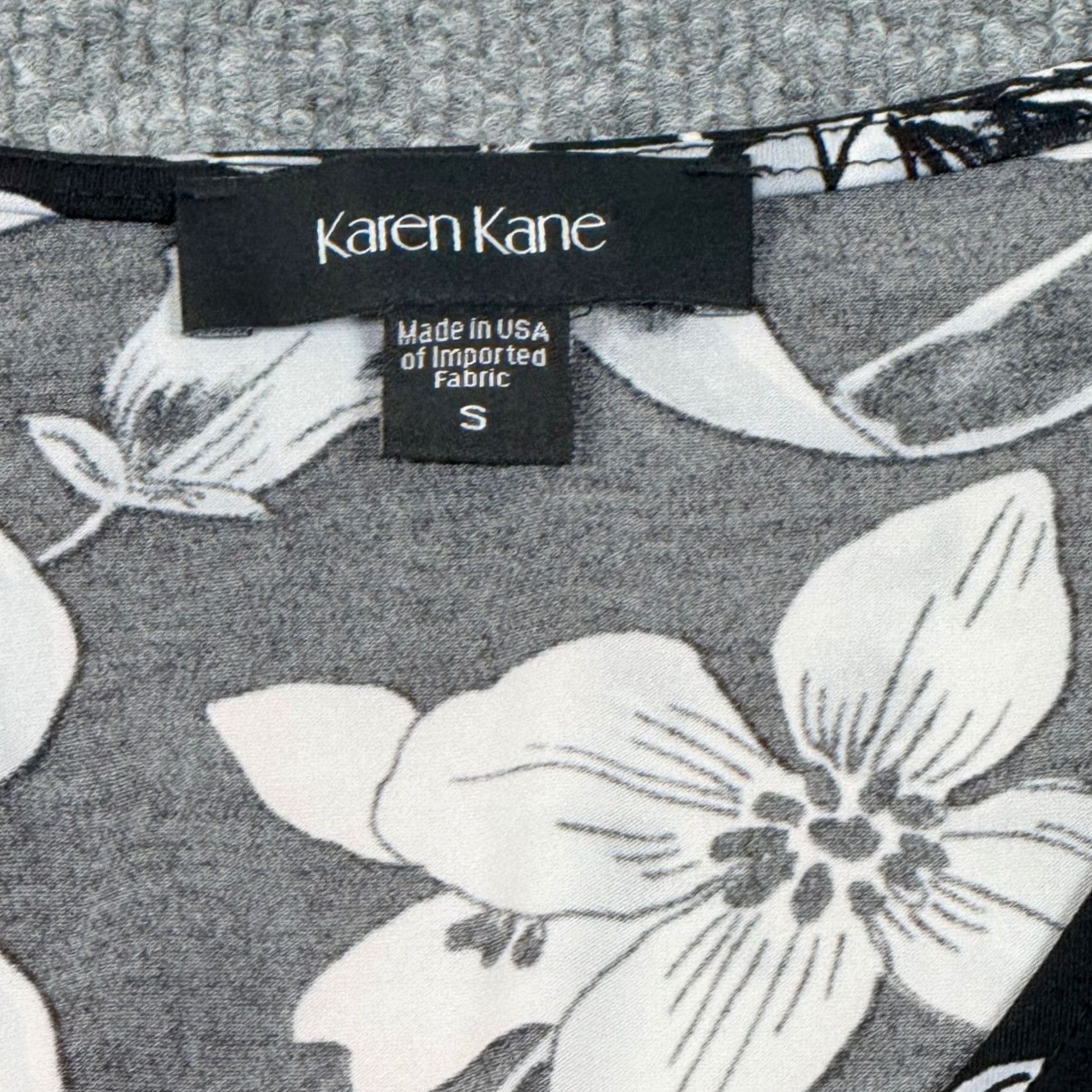 Vintage Karen Kane Blouse V-Neck Floral Print Long Sleeve Puff Sleeve Knit Top Blouse Womens S Black Gray White USA Made Size S / US 4 / IT 40 - 2 Thumbnail