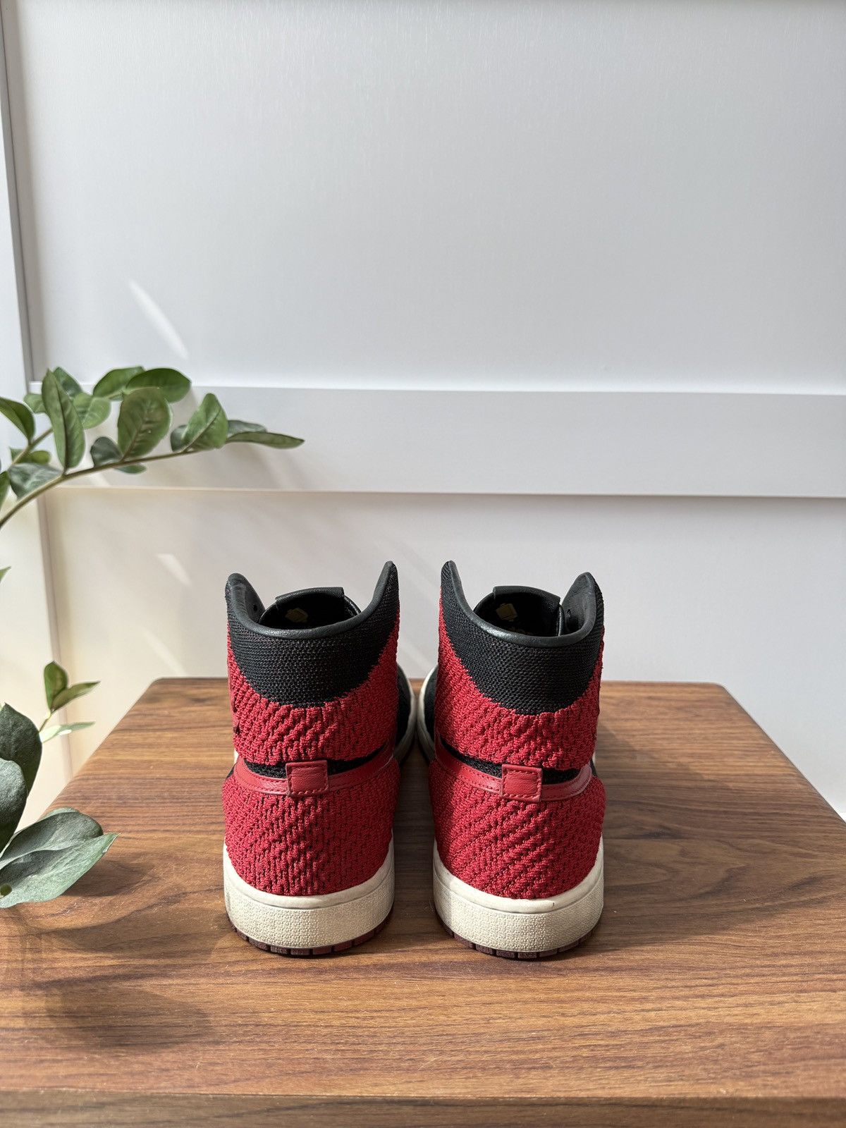 Jordan Brand Jordan 1 High Bred Flyknit Size US 9.5 / EU 42-43 - 5 Thumbnail