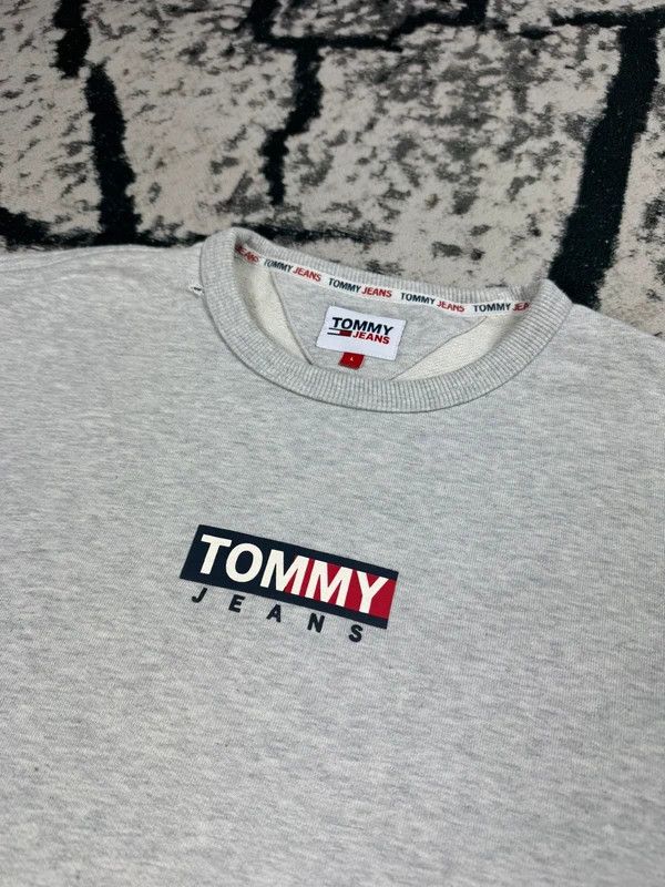 Tommy Hilfiger Tommy Hilfiger crewneck sweatshirt gray logo L Size US L / EU 52-54 / 3 - 4 Thumbnail
