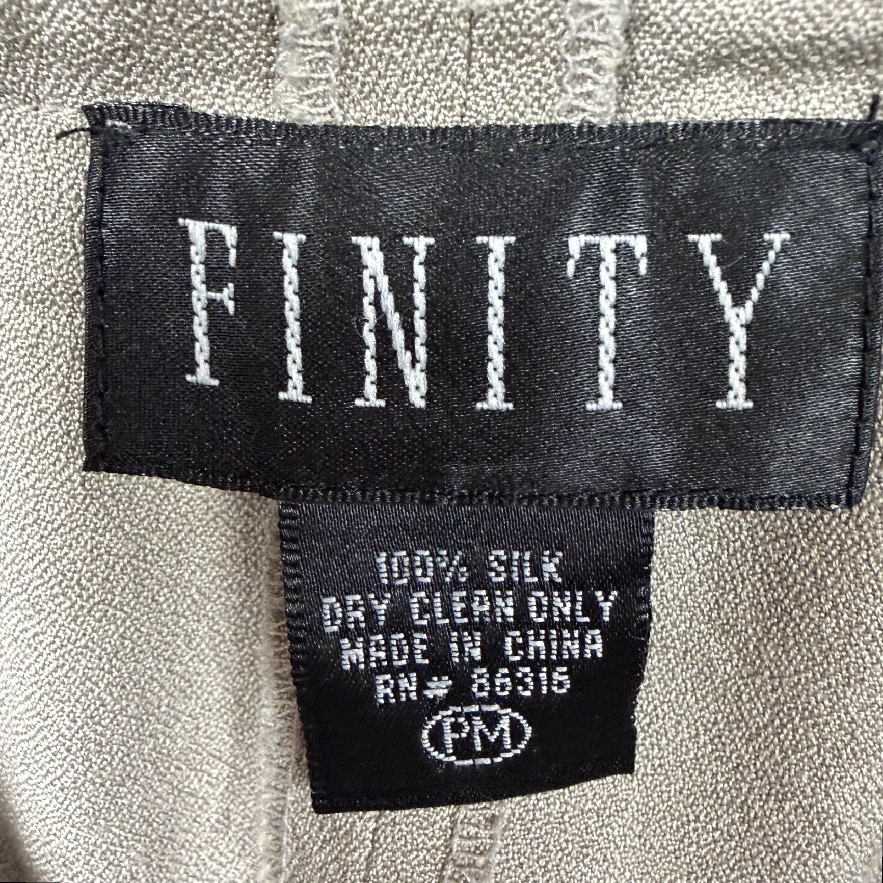Vintage VINTAGE Finity Silk Crepe Cropped Pants Womens PM 29x22.5 Beige Pockets Flat Front Zip Tie Belt 90s Boho Retro Size 32" / US 10 / IT 46 - 7 Thumbnail