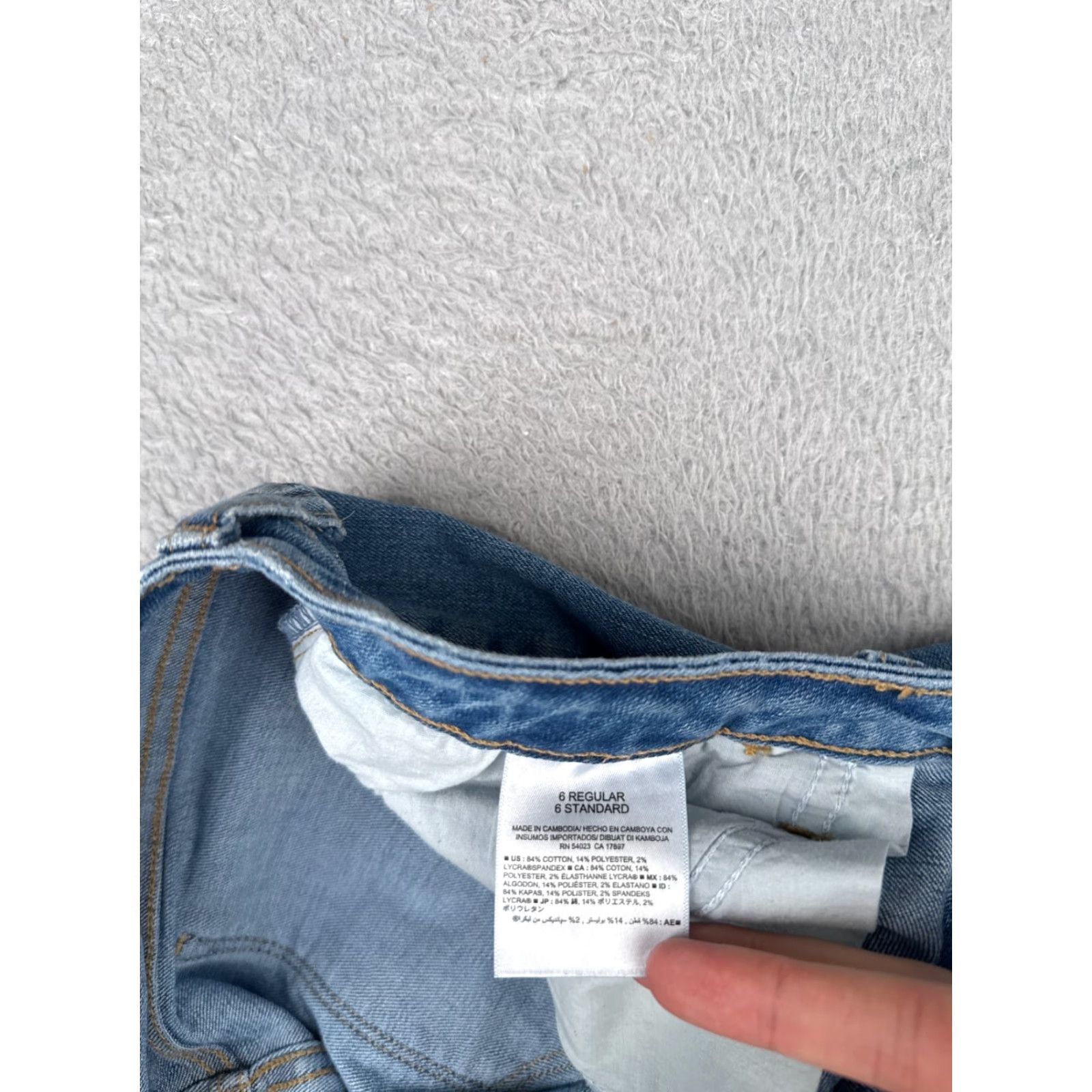 Old Navy Old Navy Jeans Womens 6 Blue Denim Boyfriend Straight Distressed Mid Rise 30x29 Size 28" / US 6 / IT 42 - 7 Thumbnail