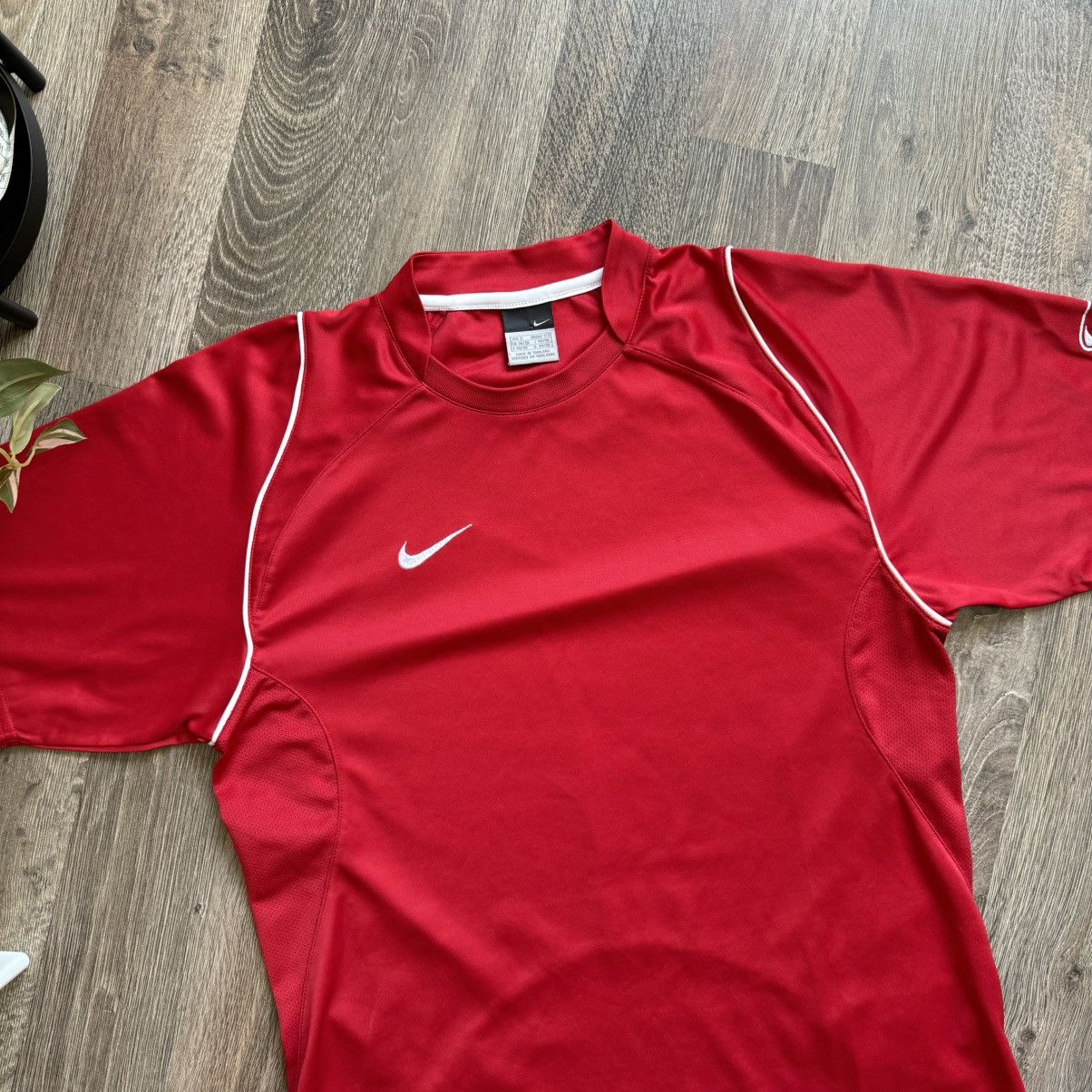 Nike Vintage Nike T-shirt Size US S / EU 44-46 / 1 - 2 Thumbnail