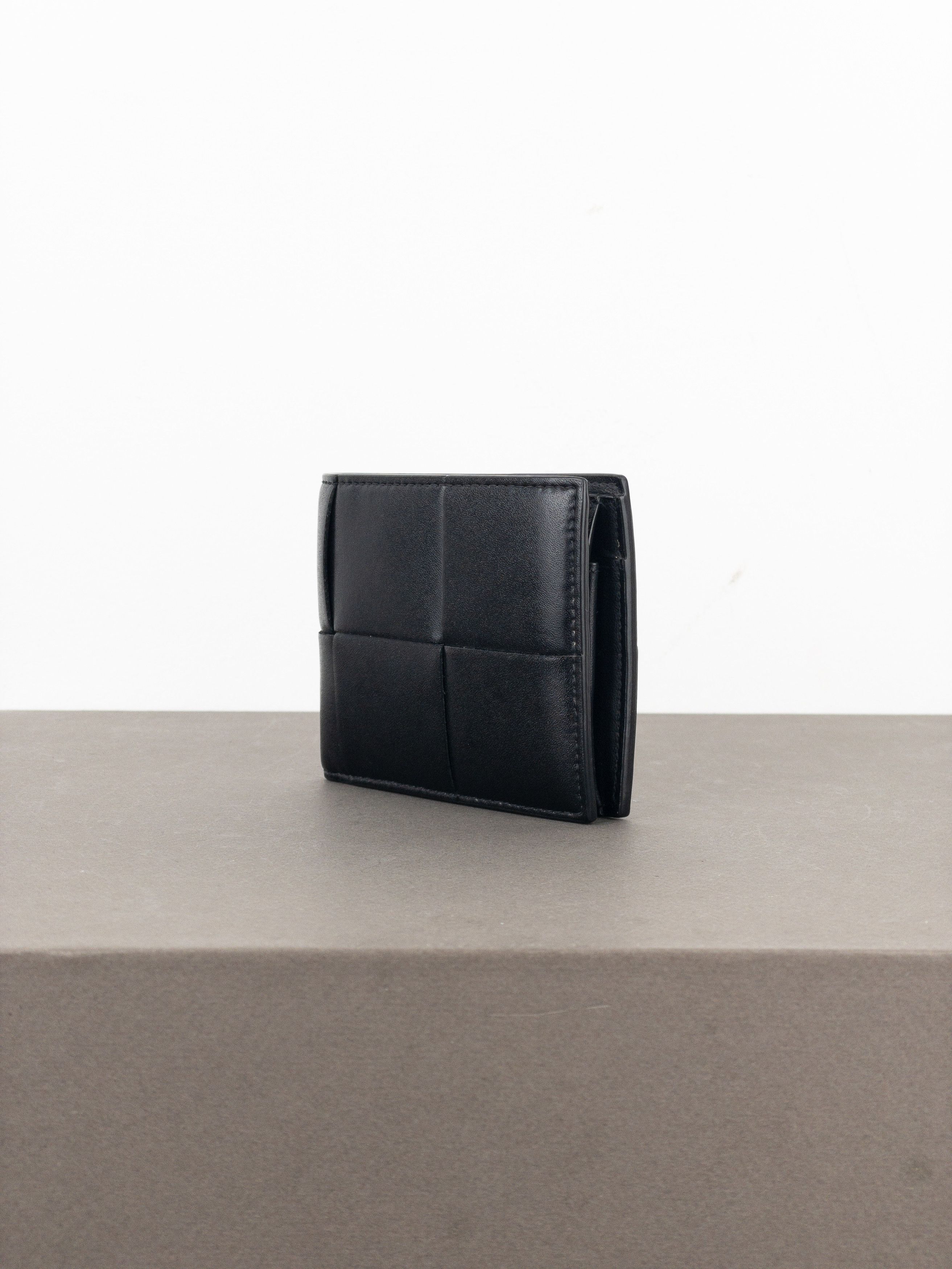Bottega Veneta Bottega Veneta Cassette Bi-Fold Wallet Leather Black Size ONE SIZE - 2 Thumbnail