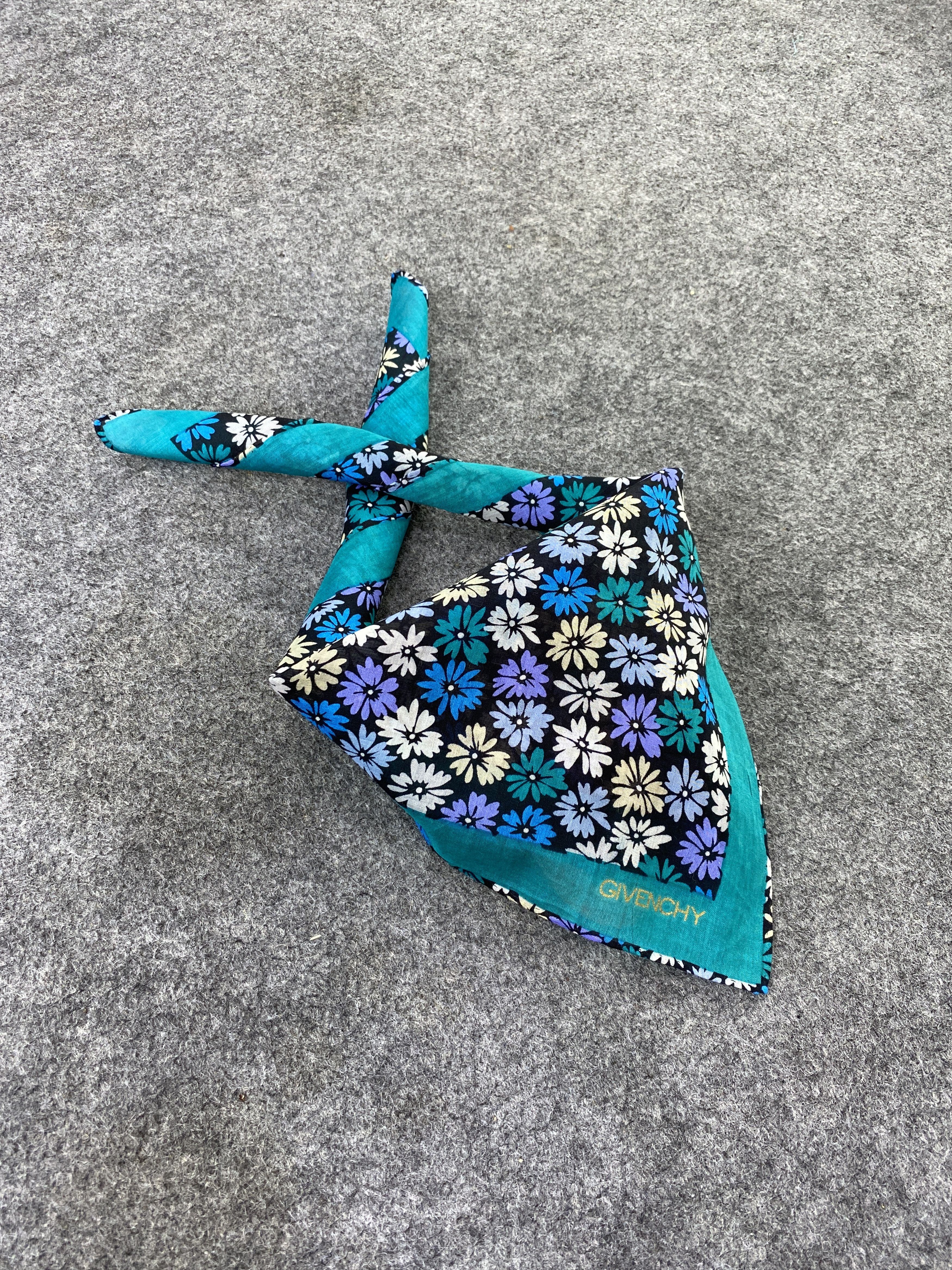 Givenchy Givenchy Handkerchief / Bandana / Neckerchief-B465 Size ONE SIZE - 1 Thumbnail