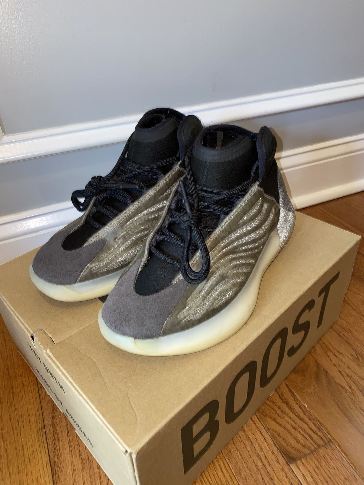 Yeezy Adidas Yeezy QNTM Barium Size US 9.5 / EU 42-43 - 6 Thumbnail