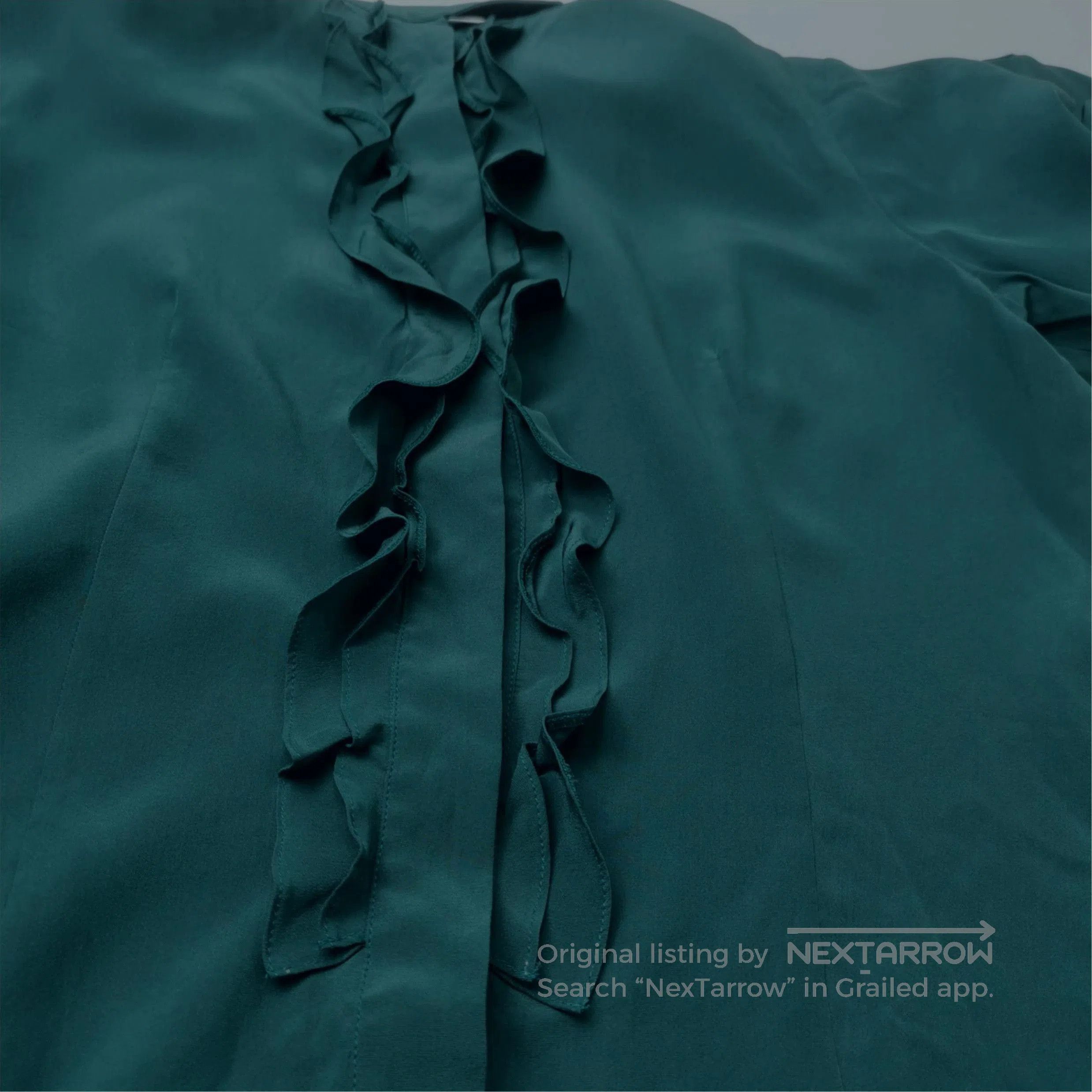Prada Prada Ruffled Silk Blouse in Green . Size L / US 10 / IT 46 - 2 Thumbnail