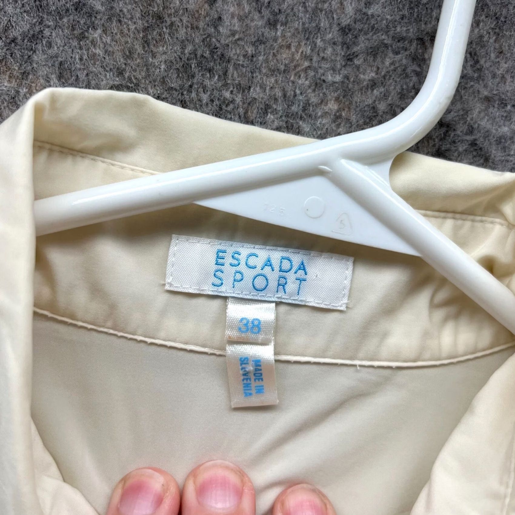 Escada VINTAGE Escada Shirt Women 38 Button-Down Nylon Preppy Yellow Long Sleeve Collared Shirt Womens Regular Size 38 Yellow Button-Up Size XS / US 0-2 / IT 36-38 - 5 Thumbnail