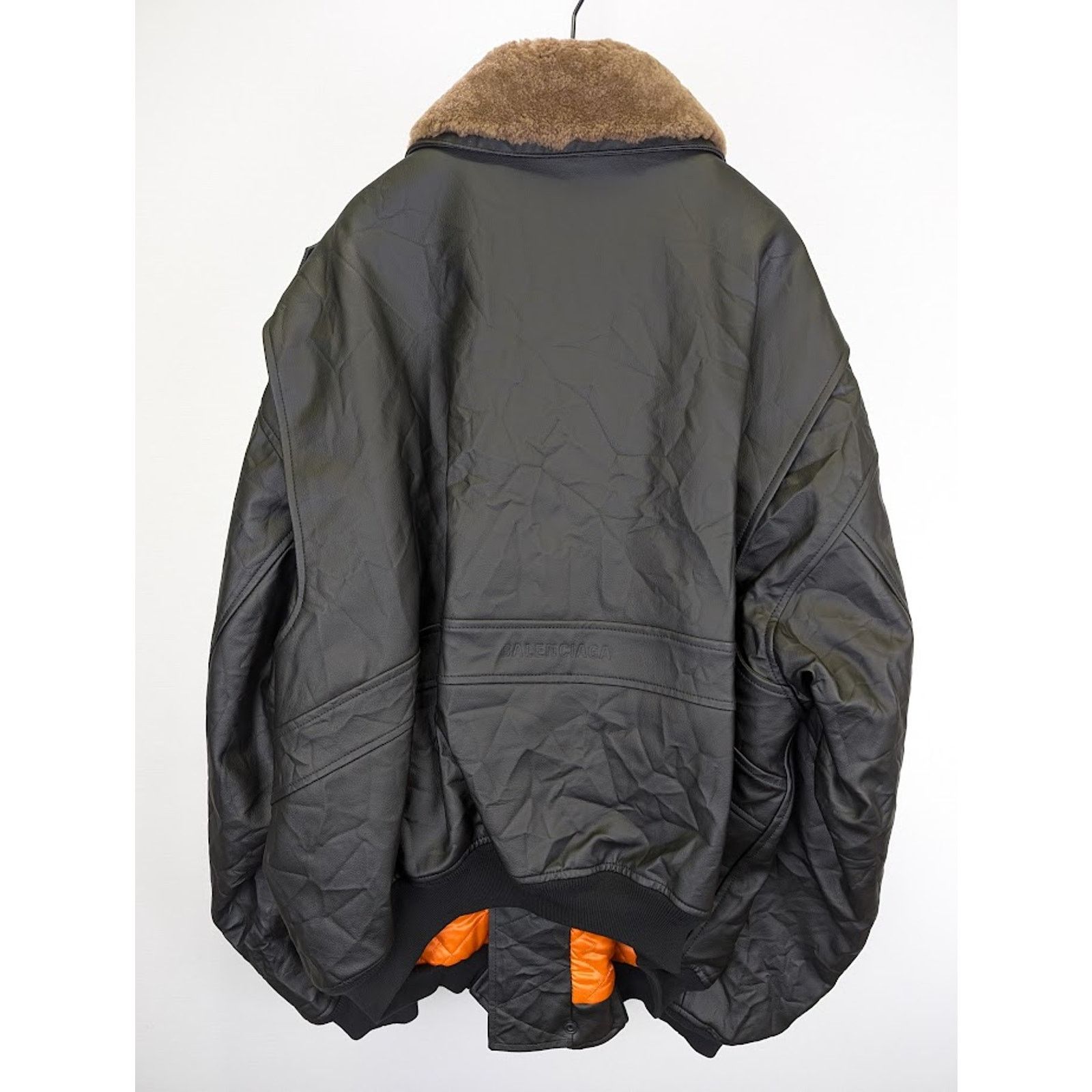 Balenciaga o1rshd1 Leather Grainy Worn Out Bomber in Black Size US M / EU 48-50 / 2 - 14 Thumbnail