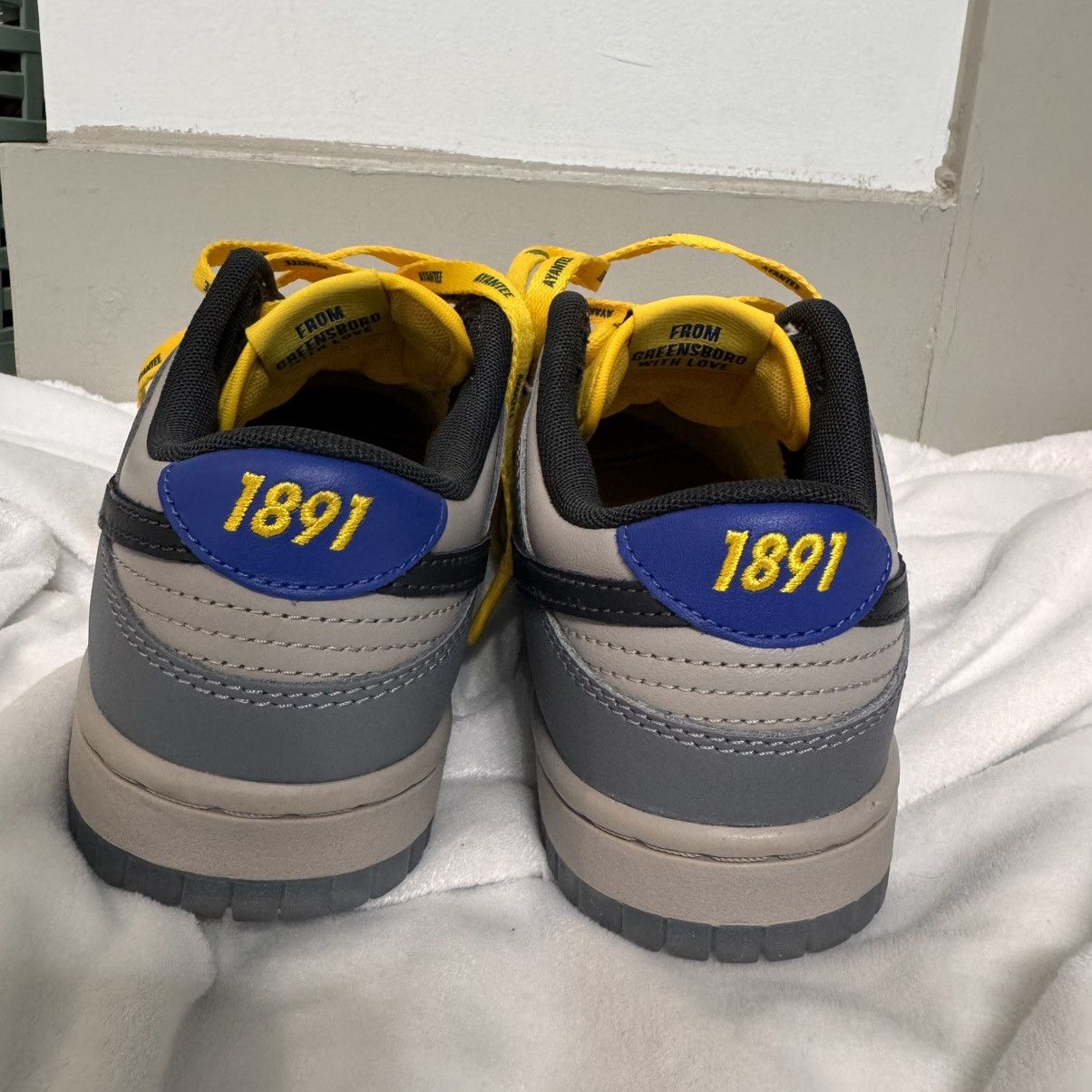 Nike Nike Dunk Low NCAT Size US 5.5 / EU 38 - 4 Thumbnail