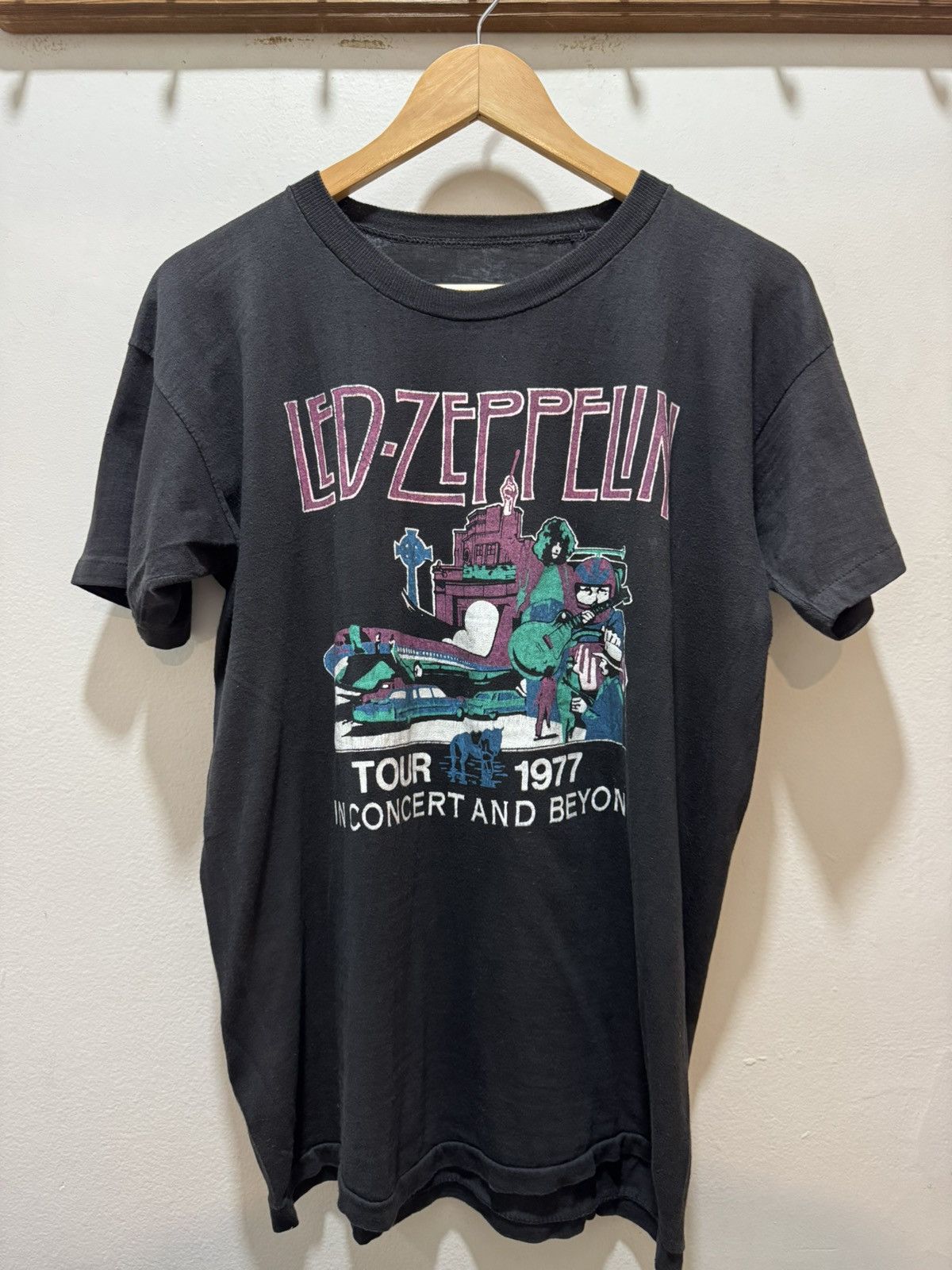 Vintage Led Zepplin 1977 Tour Tee Size US S / EU 44-46 / 1 - 1 Thumbnail