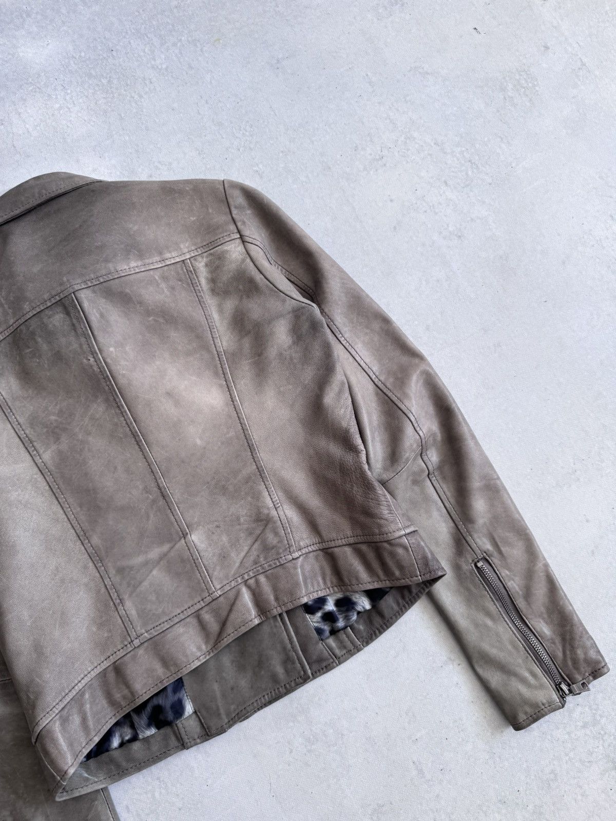 Other Vintage Leonardo Women’s Leather Biker Jacket Italy Designer Size M / US 6-8 / IT 42-44 - 14 Thumbnail