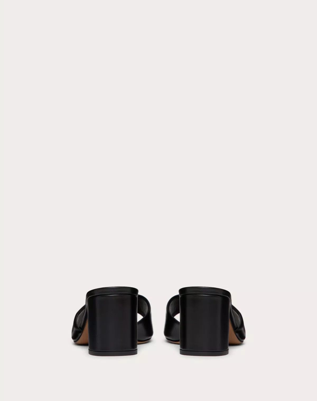 Valentino o1s1wg110625 One Stud Calfskin Slide 60 Mm in Black Size US 5.5 / IT 35.5 - 3 Thumbnail