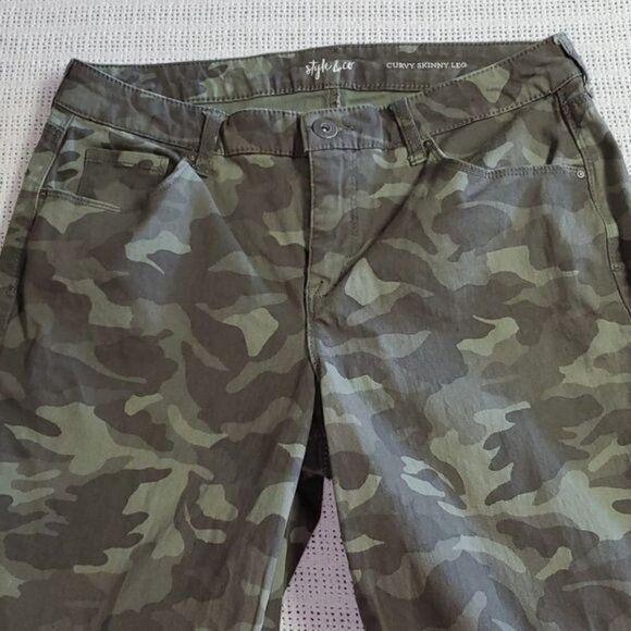 Vintage Style & Co. Curvy Skinny Leg Camouflage Sz. 10 Pants with Po Size 31" - 3 Thumbnail