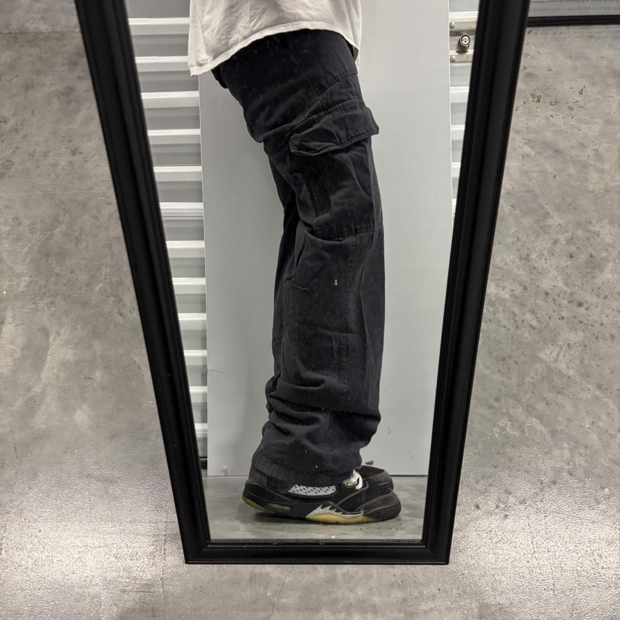 Japanese Brand × Vintage Crazy Vintage Y2K/2000s Black Streetwear Essential Cargo Pants! Size US 27 - 2 Thumbnail