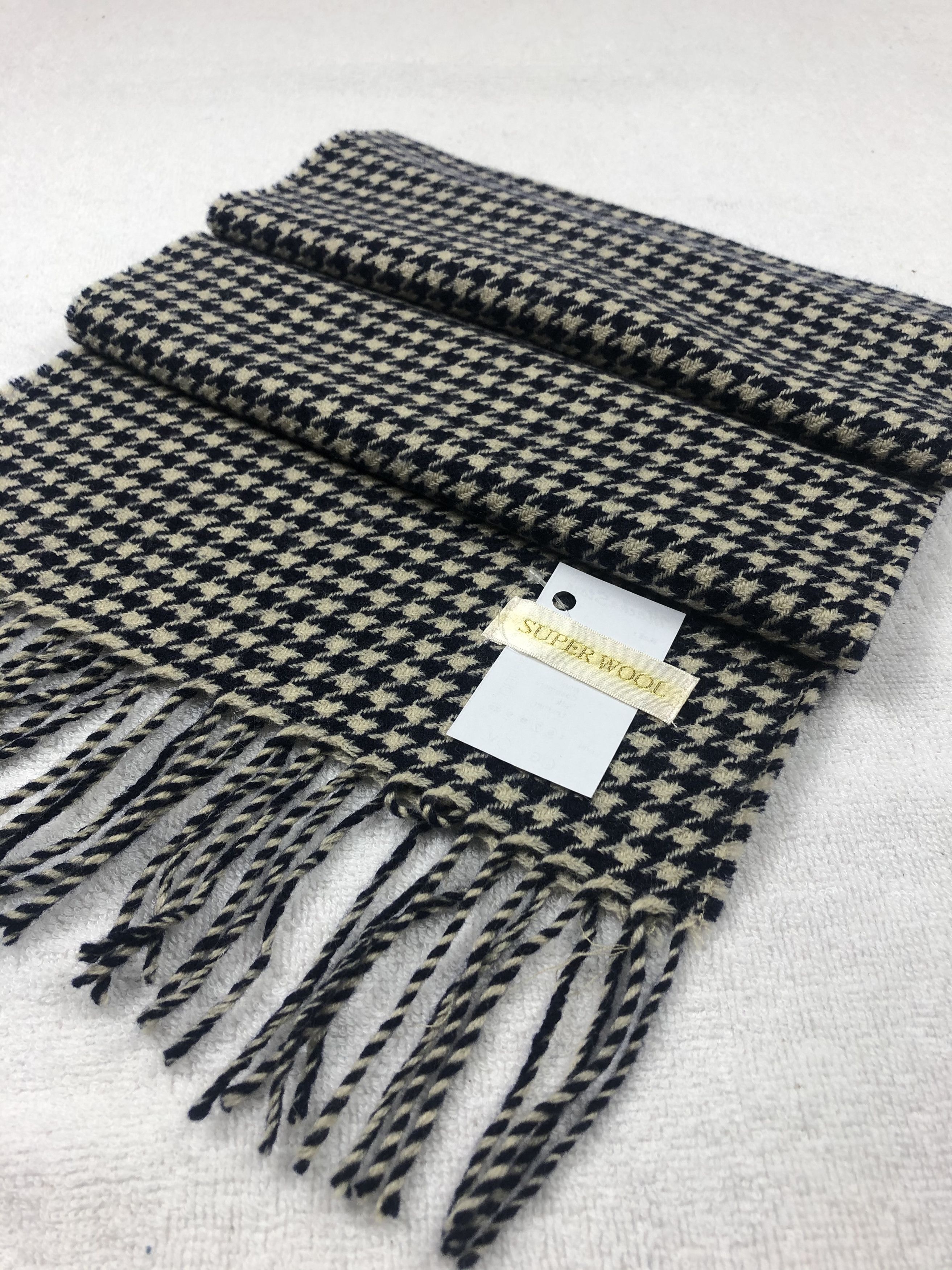 Vintage Houndstooth Design Scarf / Muffler / Neckwear Size ONE SIZE - 2 Thumbnail