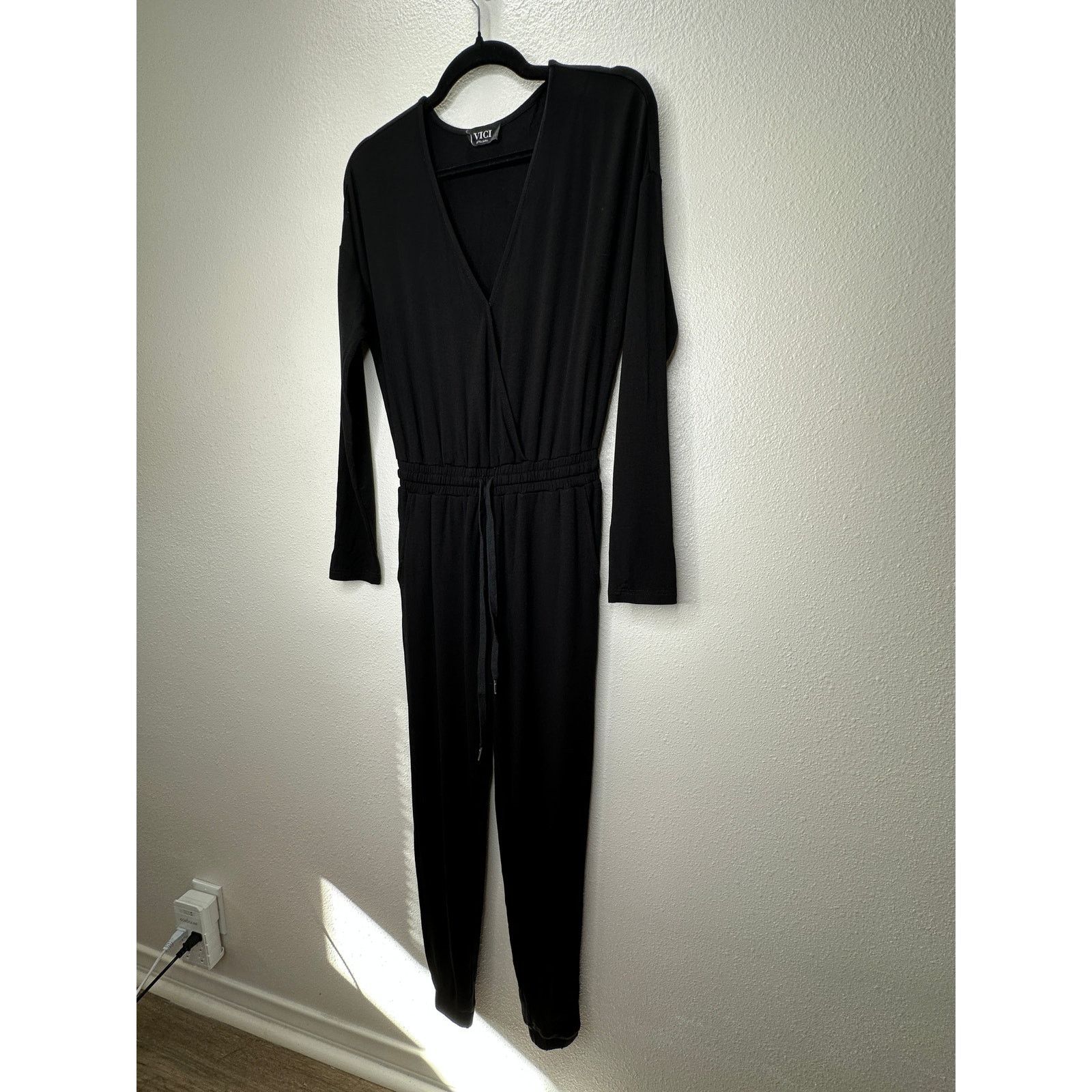 Other VICI Black Colette Deep-V Pocketed Drawstring Jumpsuit XS Size 26" / US 2 / IT 38 - 2 Thumbnail