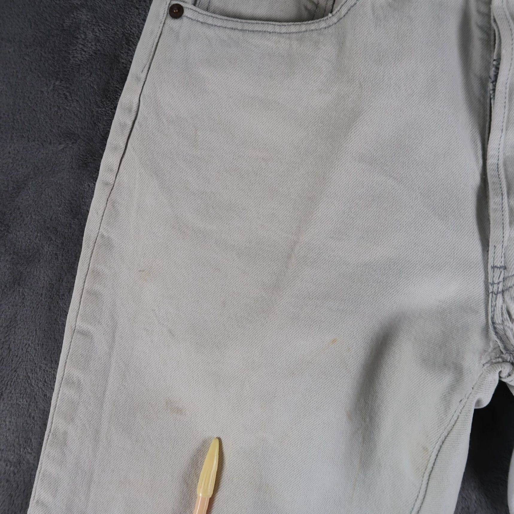 Levi's VINTAGE Levi's 501 Jeans Gray 34x36 Denim 80s USA Regular Straight Mens Regular Fit 5-Pocket Belt Loops Button Loose/Light Wear Size US 34 / EU 50 - 4 Thumbnail