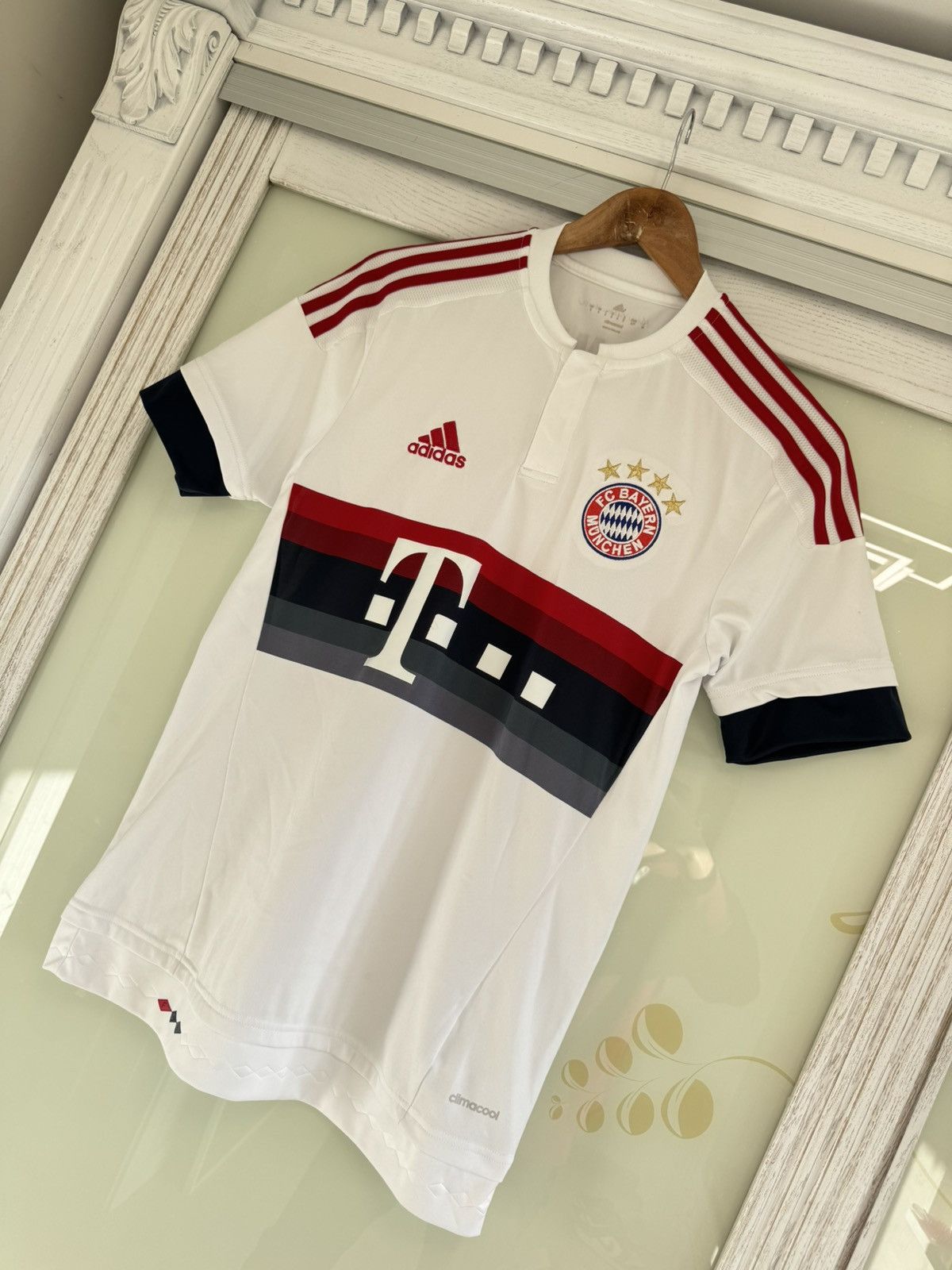 Adidas Bayern Munich 2015-2016 Away Soccer Jersey Football Shirt Size US S / EU 44-46 / 1 - 3 Thumbnail
