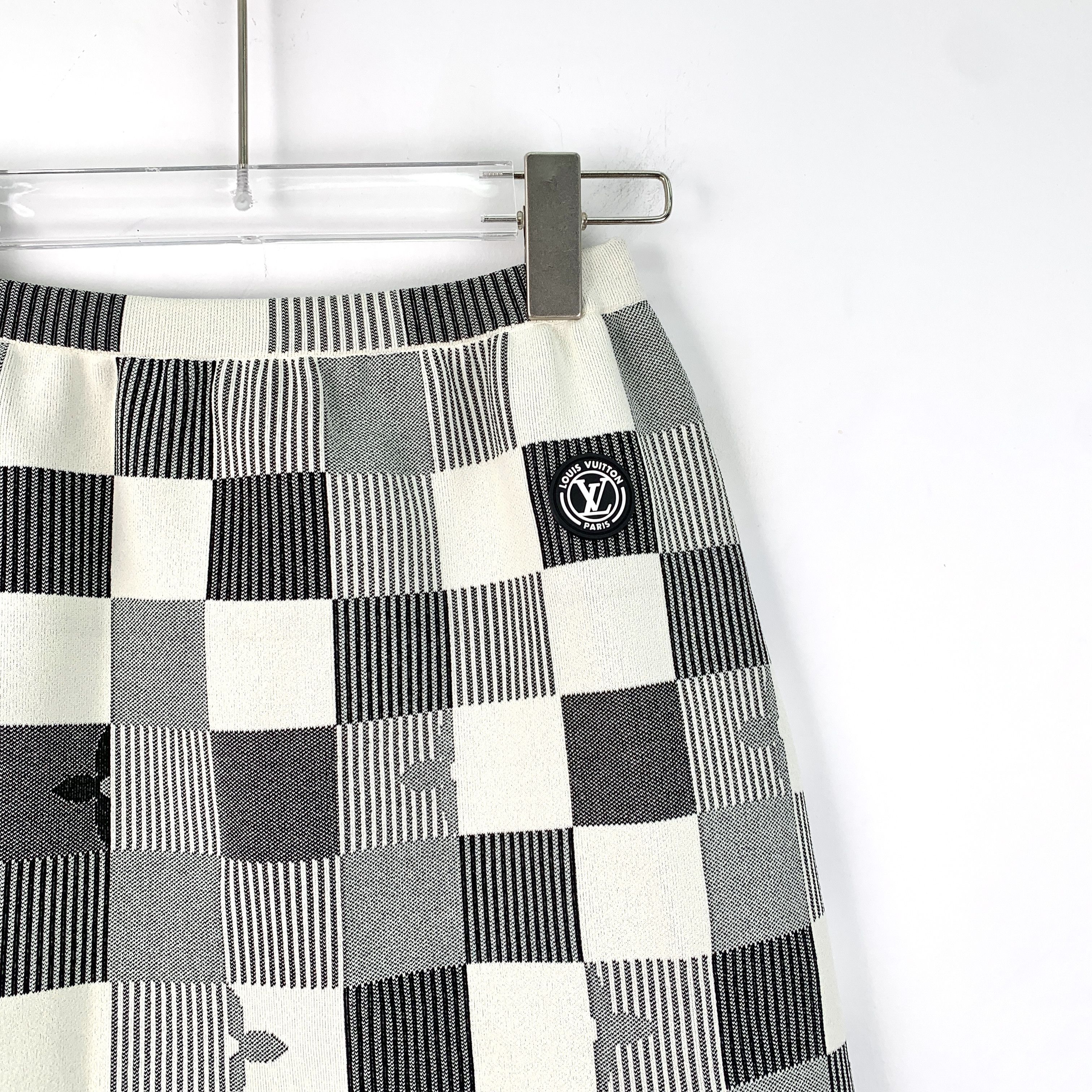 Louis Vuitton Louis Vuitton Skirt – Colorblock Damier Logo (Size XS) Size 26" / US 2 / IT 38 - 7 Thumbnail