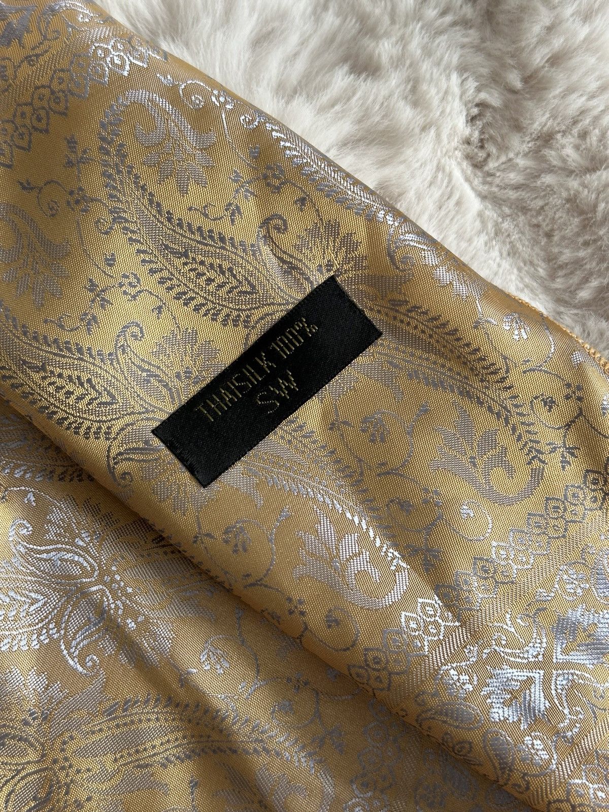 Vintage 100% silk scarf premium gold vintage Size ONE SIZE - 3 Thumbnail