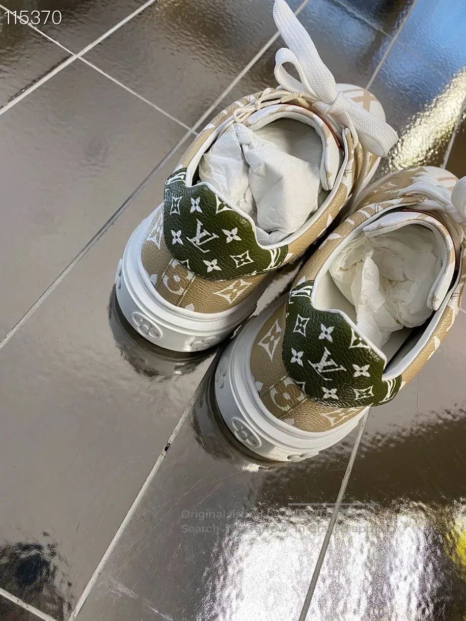 Louis Vuitton LV Logo Low. Size US 6.5 / IT 36.5 - 4 Thumbnail