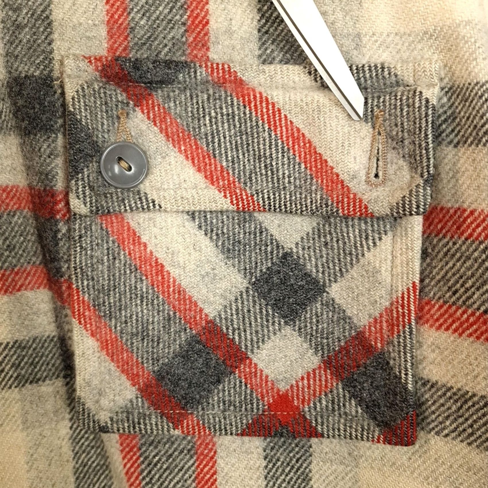Vintage VINTAGE Woolrich Shirt Jacket Mens 46 Beige Plaid Wool Mackinaw Cruiser Work 50s Mens Size US XXL / EU 58 / 5 - 5 Thumbnail