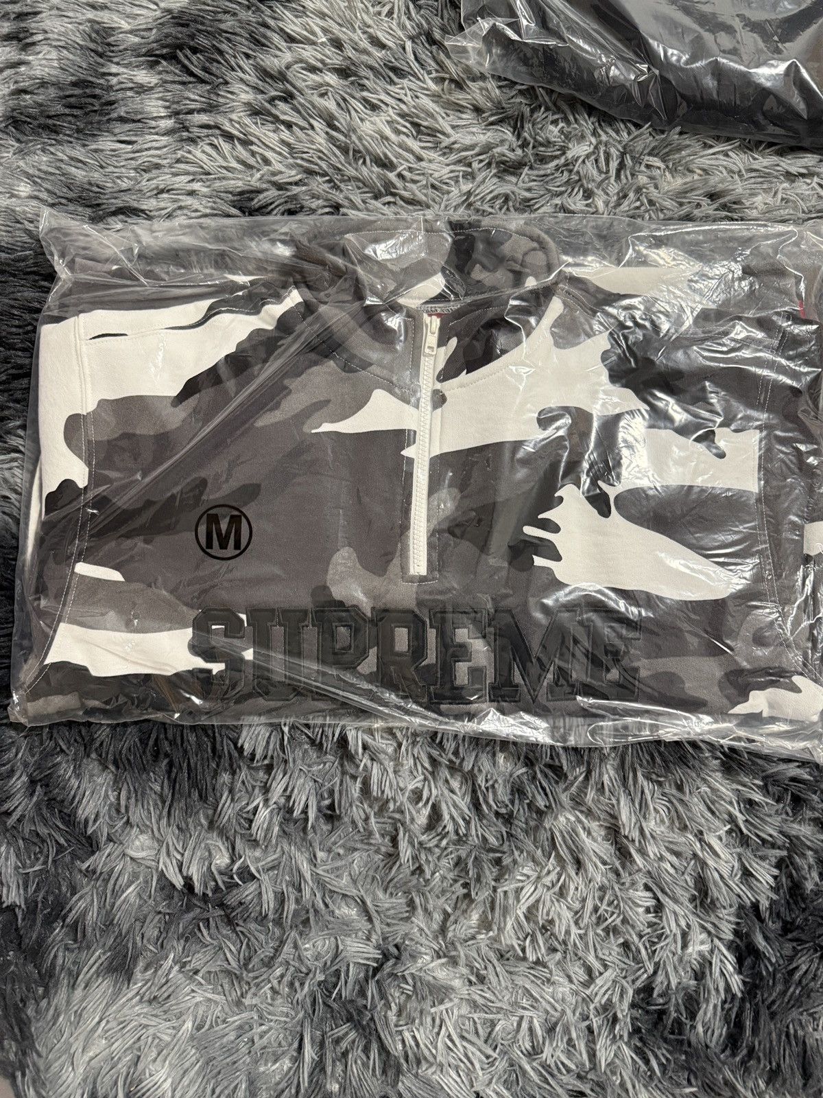 Supreme Supreme Shop Flag Quarter Zip Korea Size US M / EU 48-50 / 2 - 2 Thumbnail