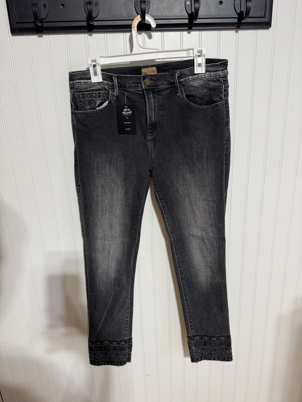 Other Driftwood Jackie Grey Embroidered Raw Hem Skinny Jeans 31x27 Size 31" - 1 Thumbnail