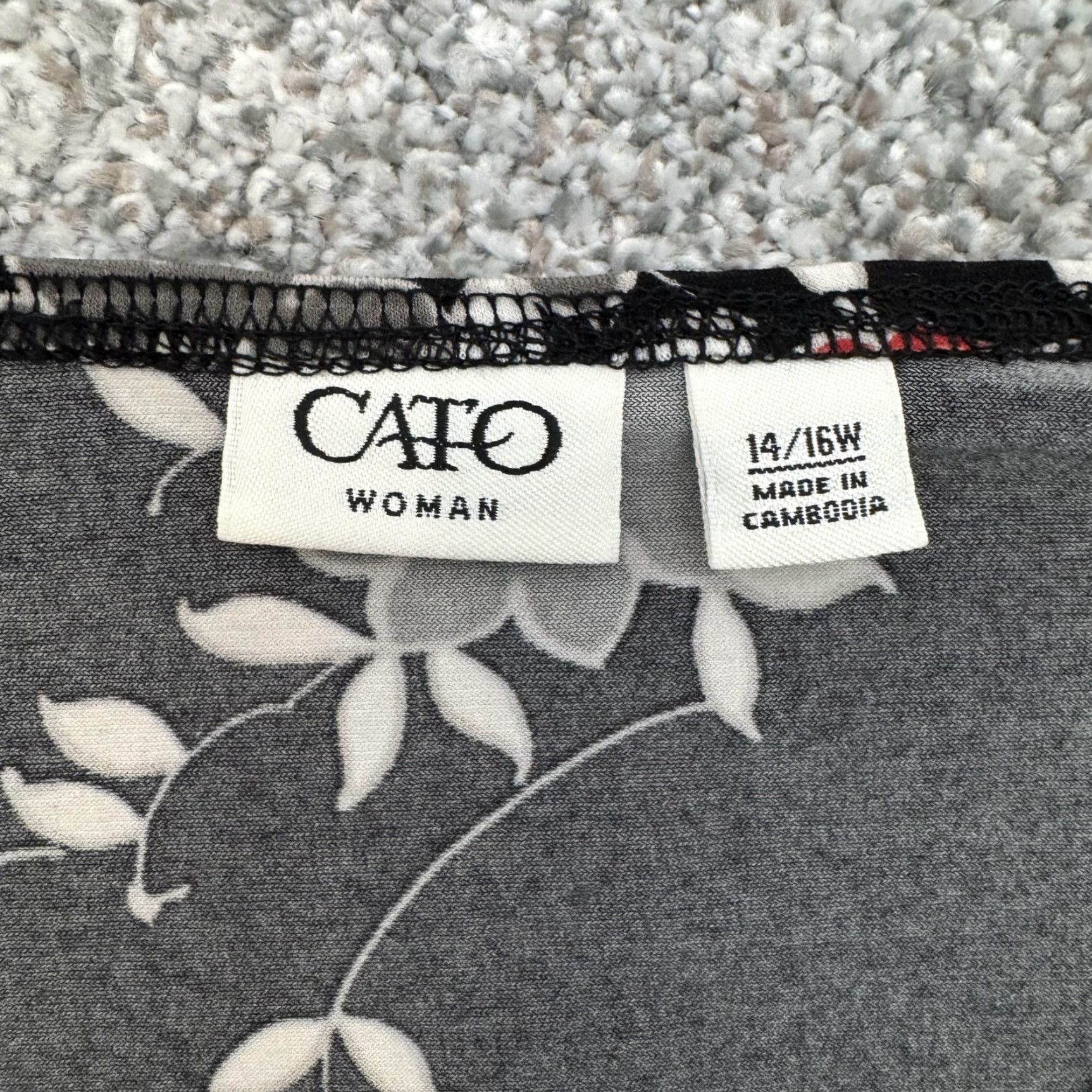 Vintage Cato Woman Shirt Womens 14/16 Black Red Floral Bell Sleeve Stretch Top Boho Size XL / US 12-14 / IT 48-50 - 2 Thumbnail
