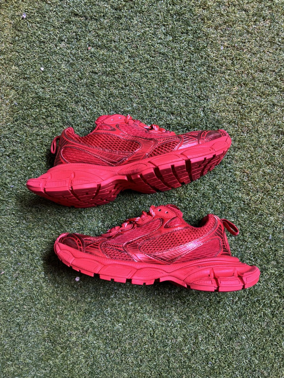 Balenciaga Balenciaga 3XL Red Size US 7 / EU 40 - 2 Thumbnail