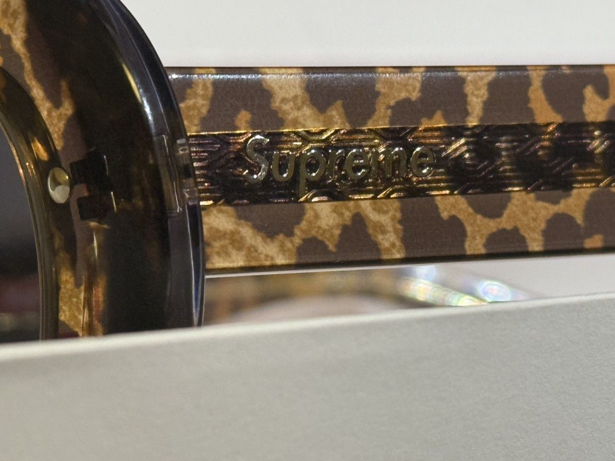 Number (N)ine × Supreme Supreme x Number nine Sunglasses Size ONE SIZE - 4 Thumbnail