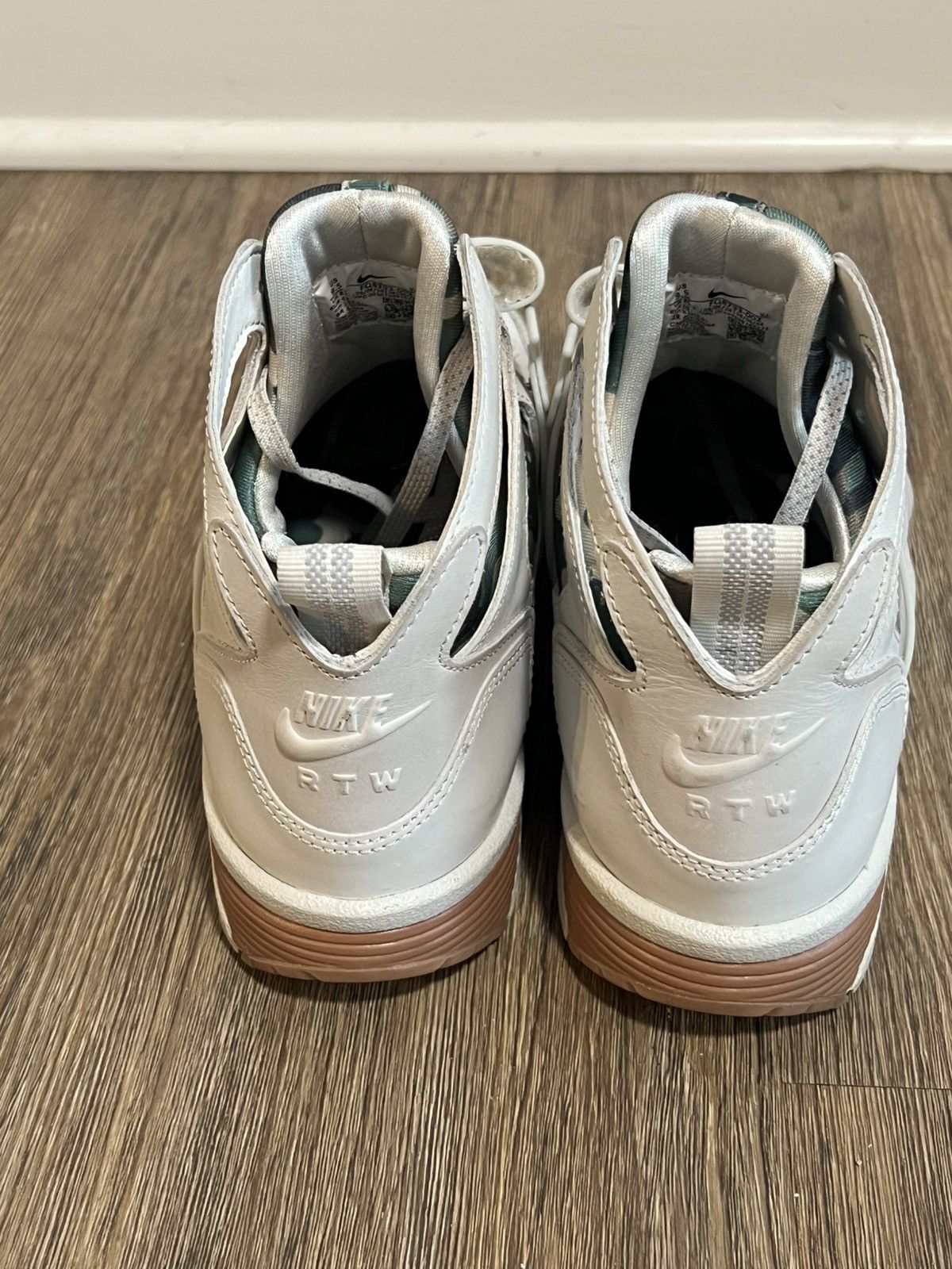 Corteiz × Nike Corteiz Nike Air Trainer Huarache Light Bone Size US 9.5 / EU 42-43 - 5 Thumbnail