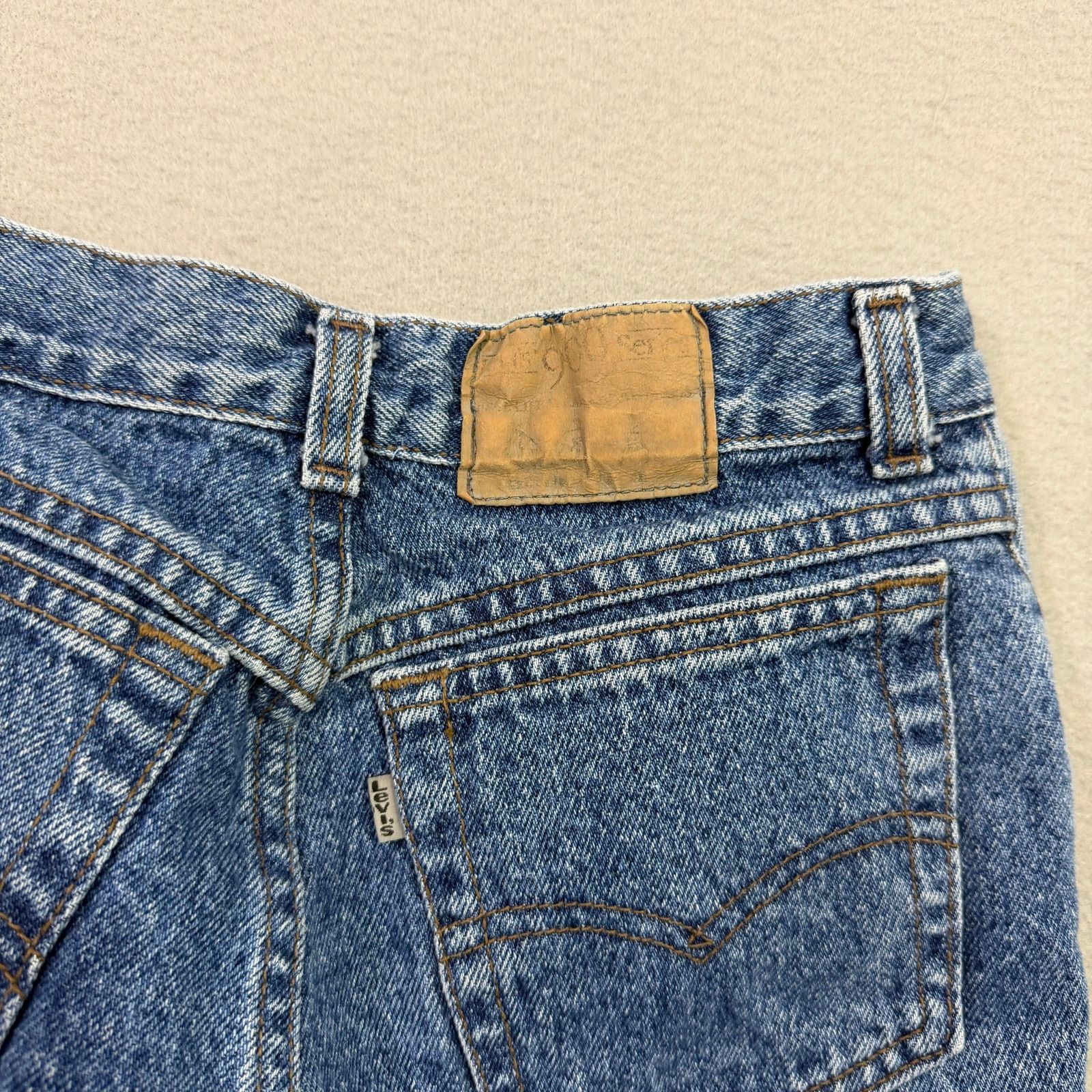 Vintage Vintage Levis 900 Jeans Women's 7 (26x31) Blue Mom High Rise Size 26" / US 2 / IT 38 - 5 Thumbnail