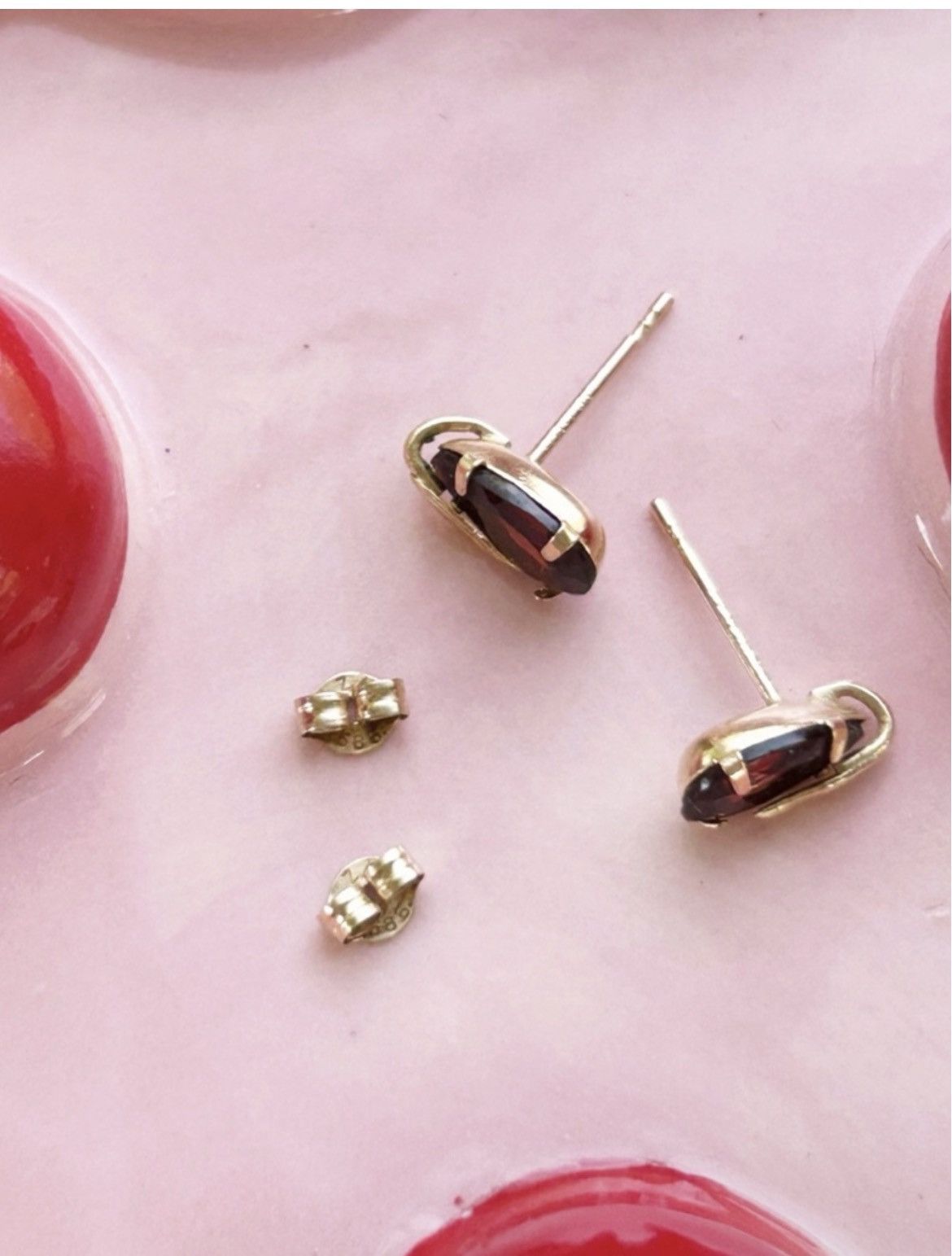 Other Estate Vintage Natural Garnet and 14kt Gold Stud Earrings Size ONE SIZE - 7 Thumbnail