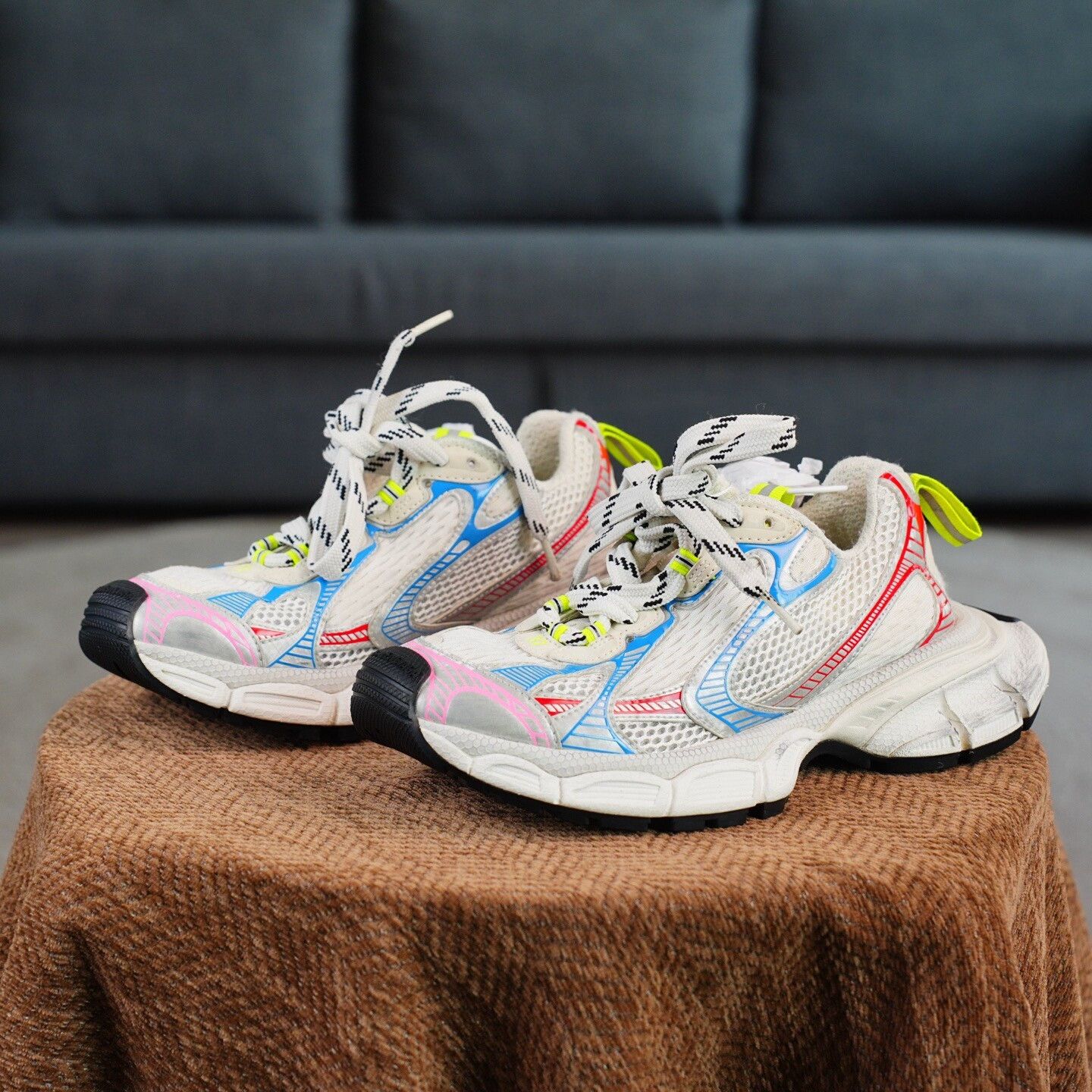 Balenciaga Balenciaga Blue Lowtop Sneakers us_7 Women Size US 7 / IT 37 - 1 Thumbnail