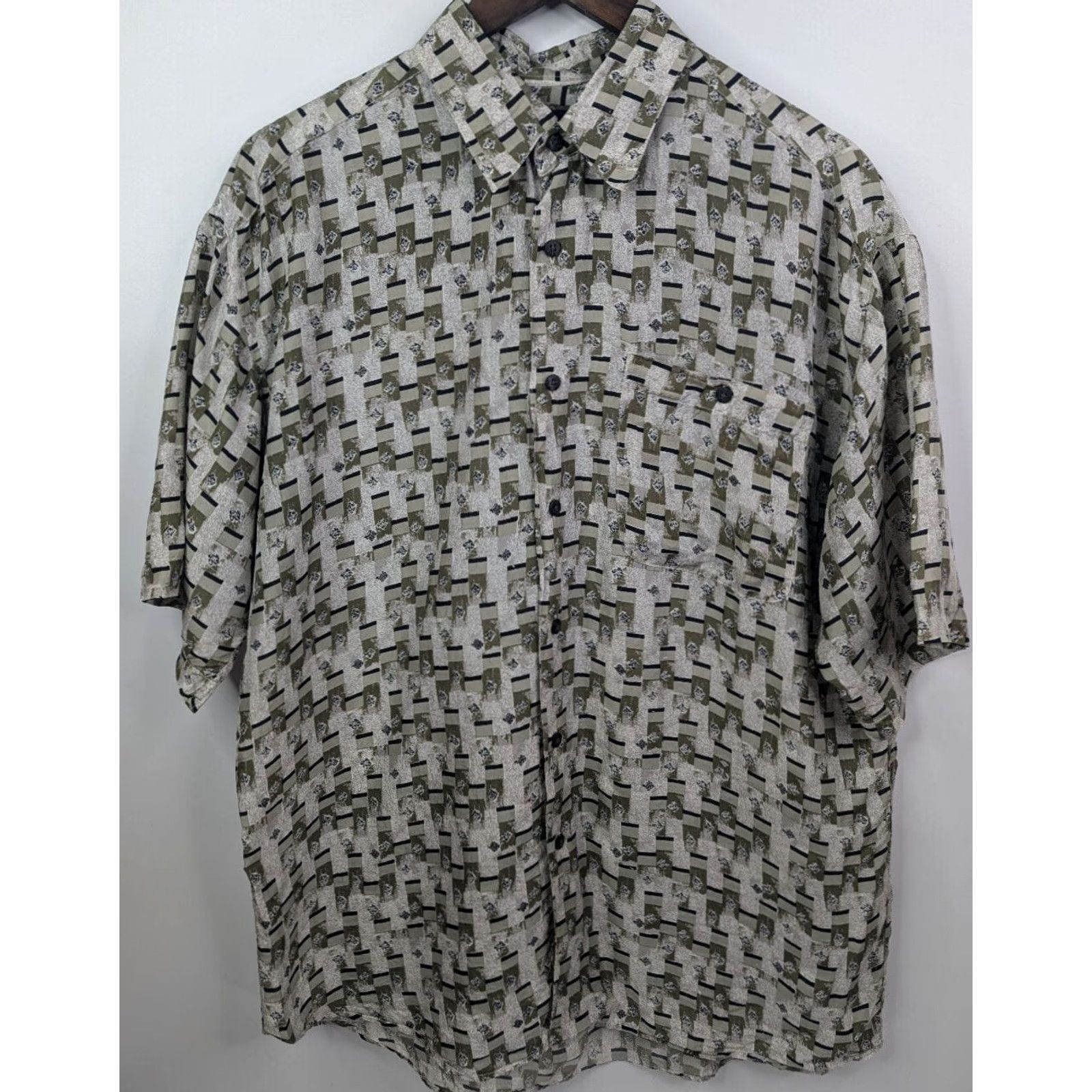 Vintage VINTAGE L'Homme Shirt Mens M Green Geometric 100% Silk Button Lightweight Adult Medium Green Silk Button-Up Short Sleeve Classic Mens Size US M / EU 48-50 / 2 - 2 Thumbnail