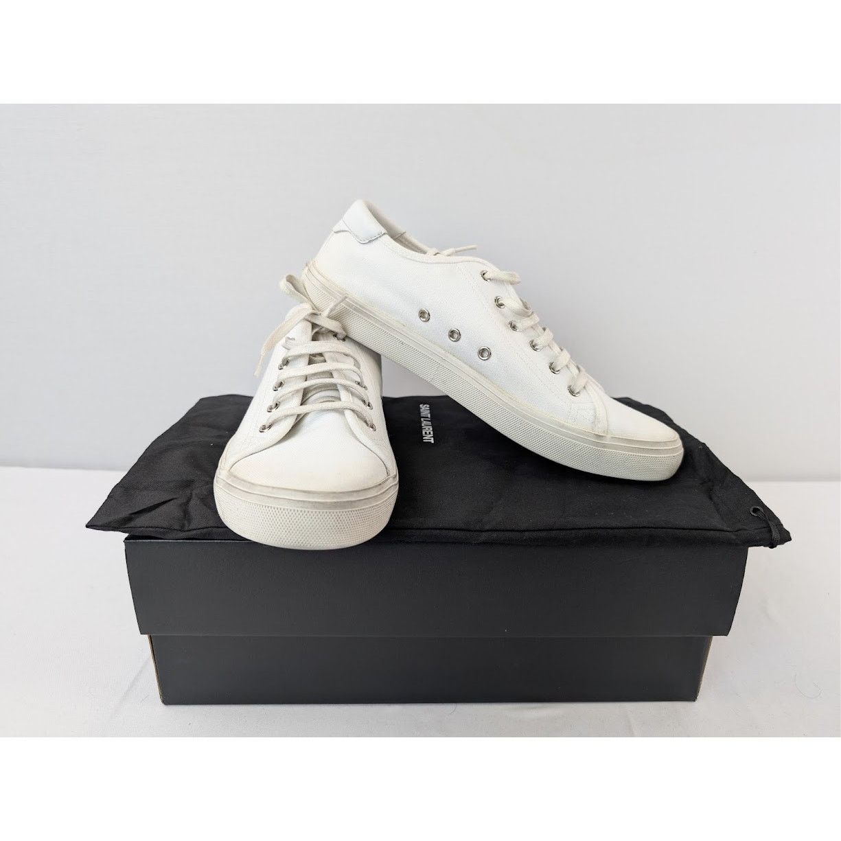 o1rshd1 Malibu Low-Top Sneakers in Blanc Optic