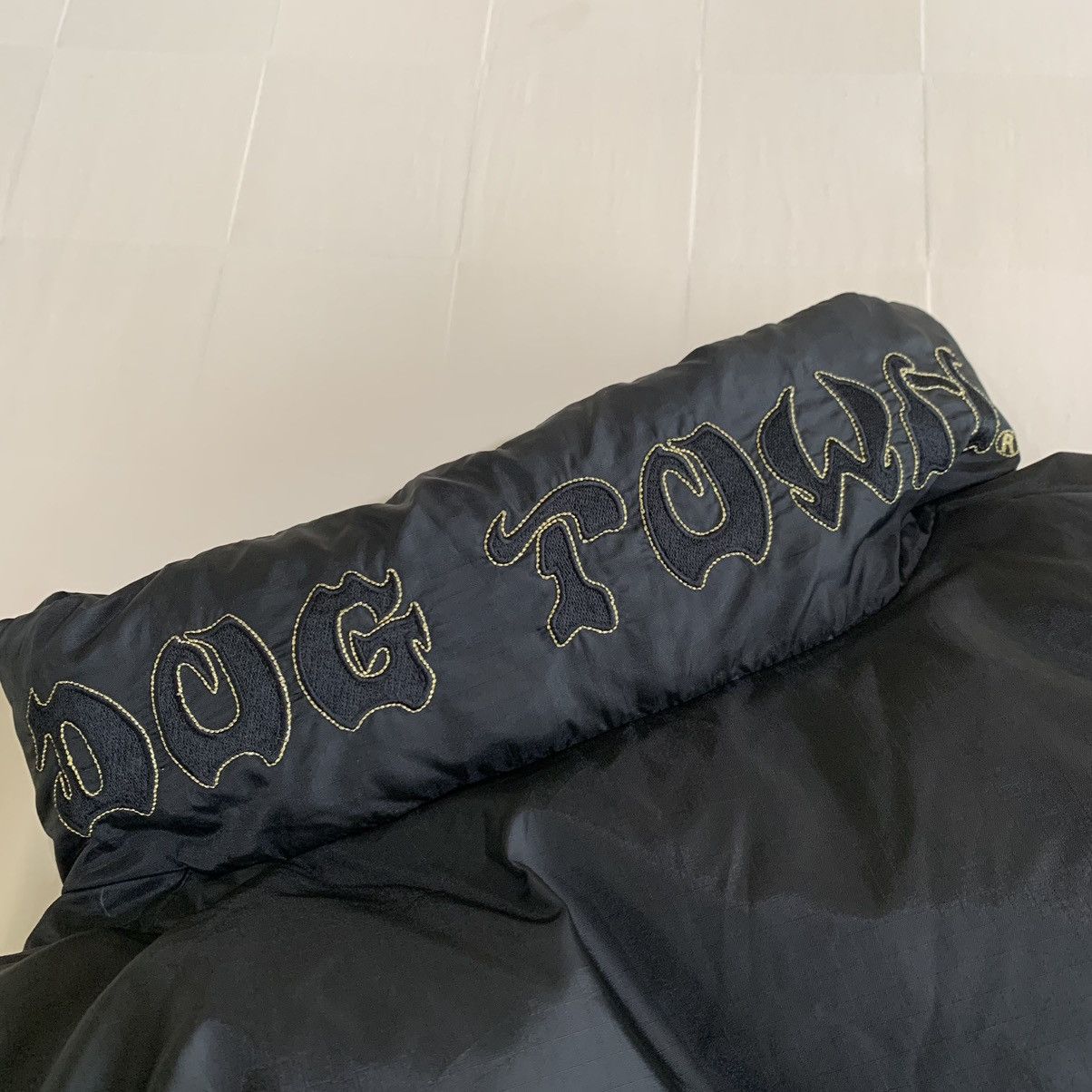 Dogtown Vtg Dogtown Big Cross Logo Reversible Puffer Jackets Black Size US L / EU 52-54 / 3 - 18 Thumbnail