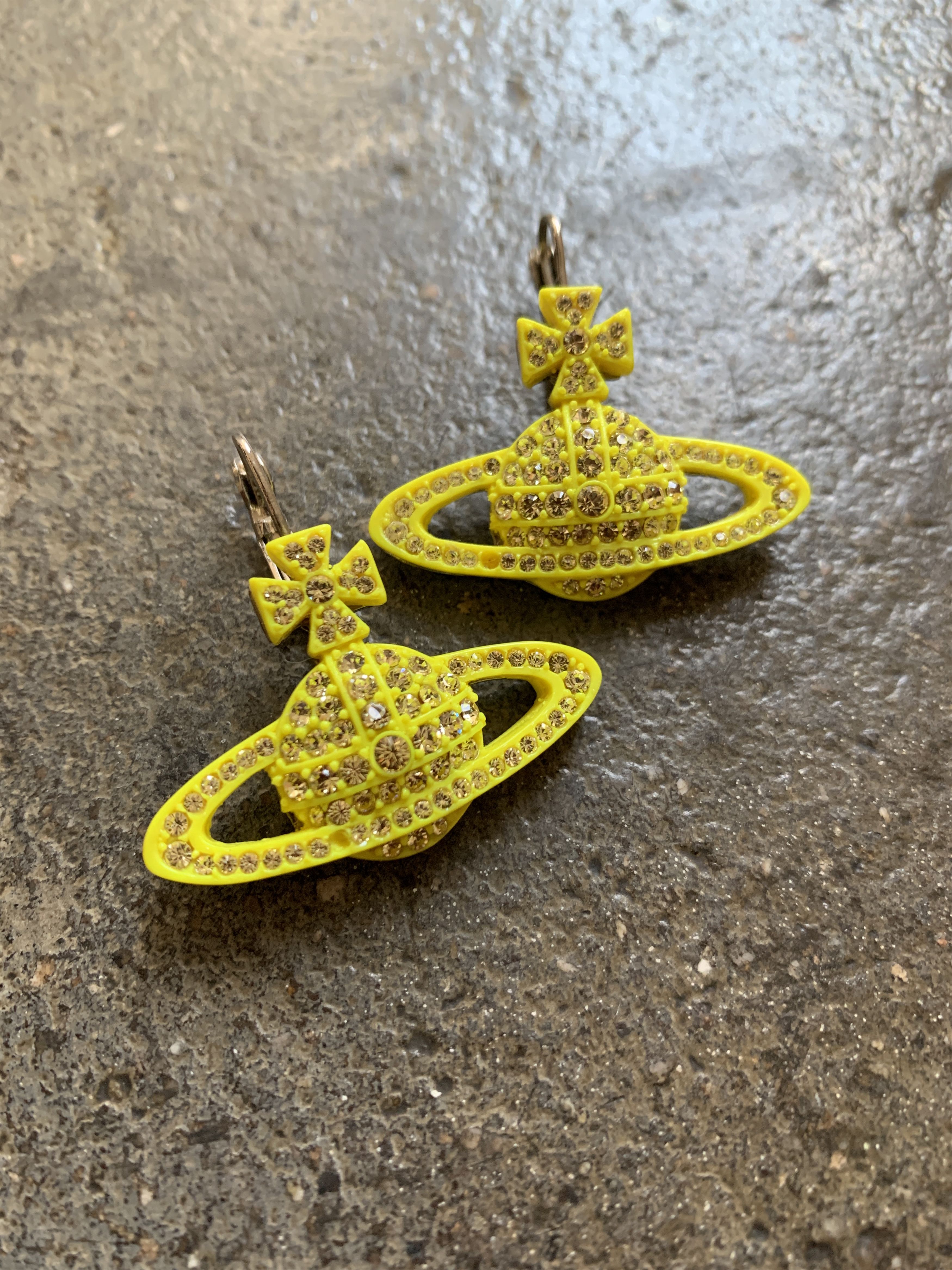 Vivienne Westwood Beautiful Swarovski Crystal Covered Thick Orb Earrings Size ONE SIZE - 6 Thumbnail