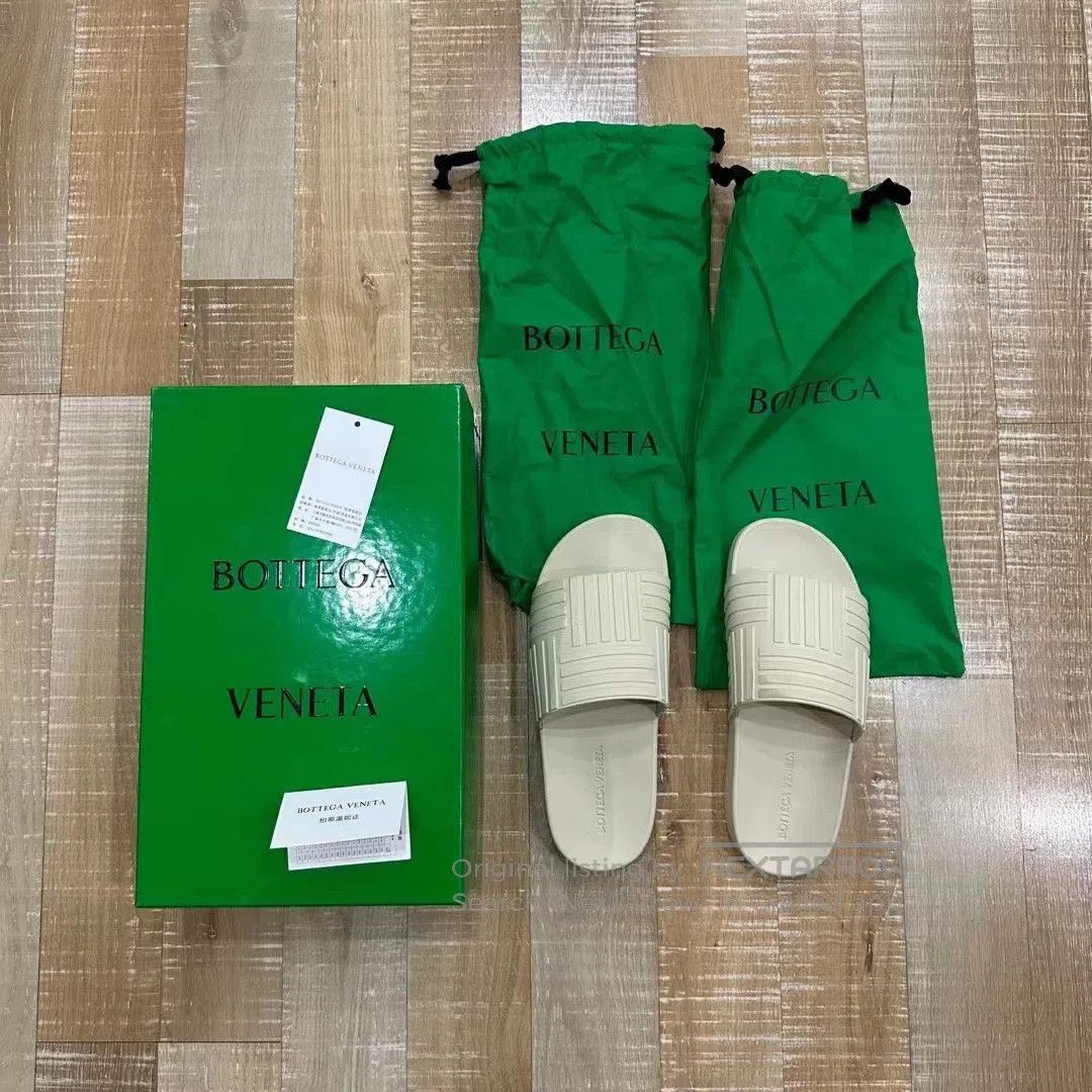 Bottega Veneta Bottega Veneta Slippers. Size US 7 / EU 40 - 1 Thumbnail