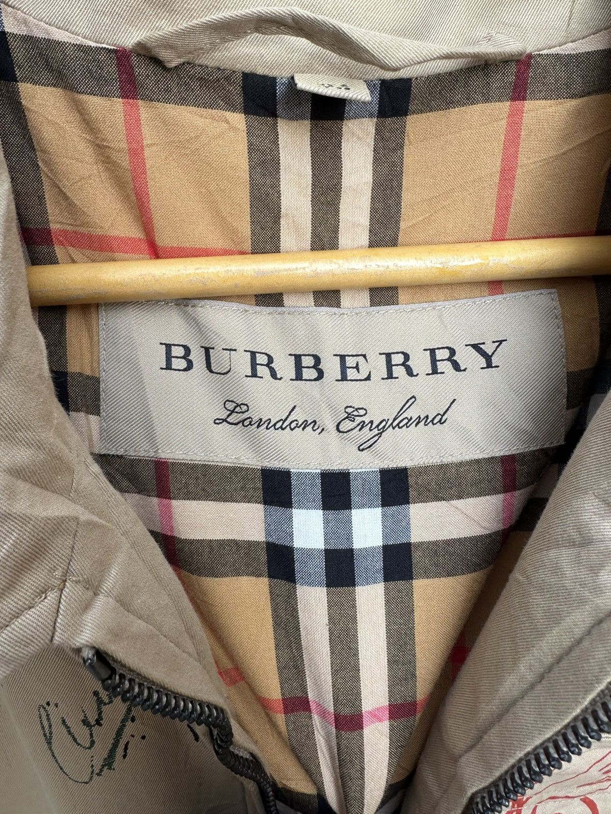 Burberry Burberry London Scribble Graphic Zip Jacket Beige Nova Check Size US M / EU 48-50 / 2 - 5 Thumbnail