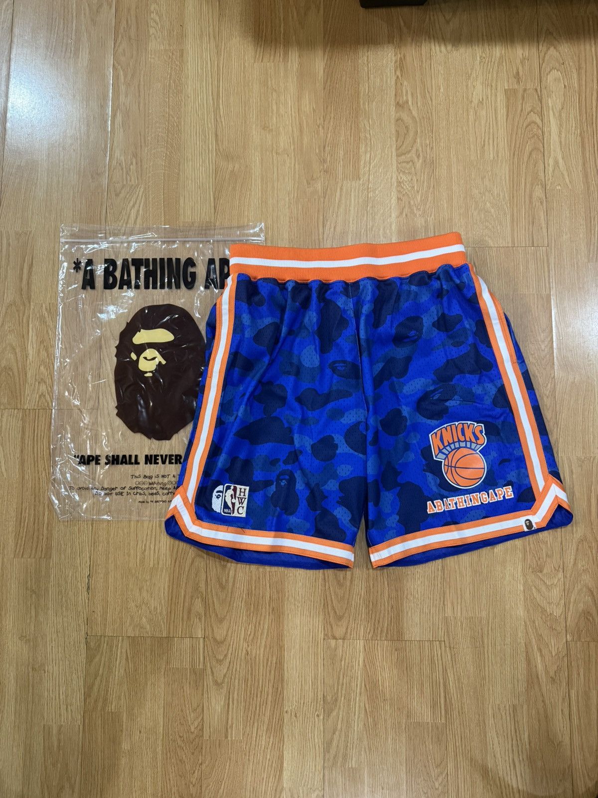 Bape × Mitchell & Ness × NBA BAPE X M&N NBA - NEW YORK KNICKS SWINGMAN SHORTS Size US 34 / EU 50 - 1 Thumbnail