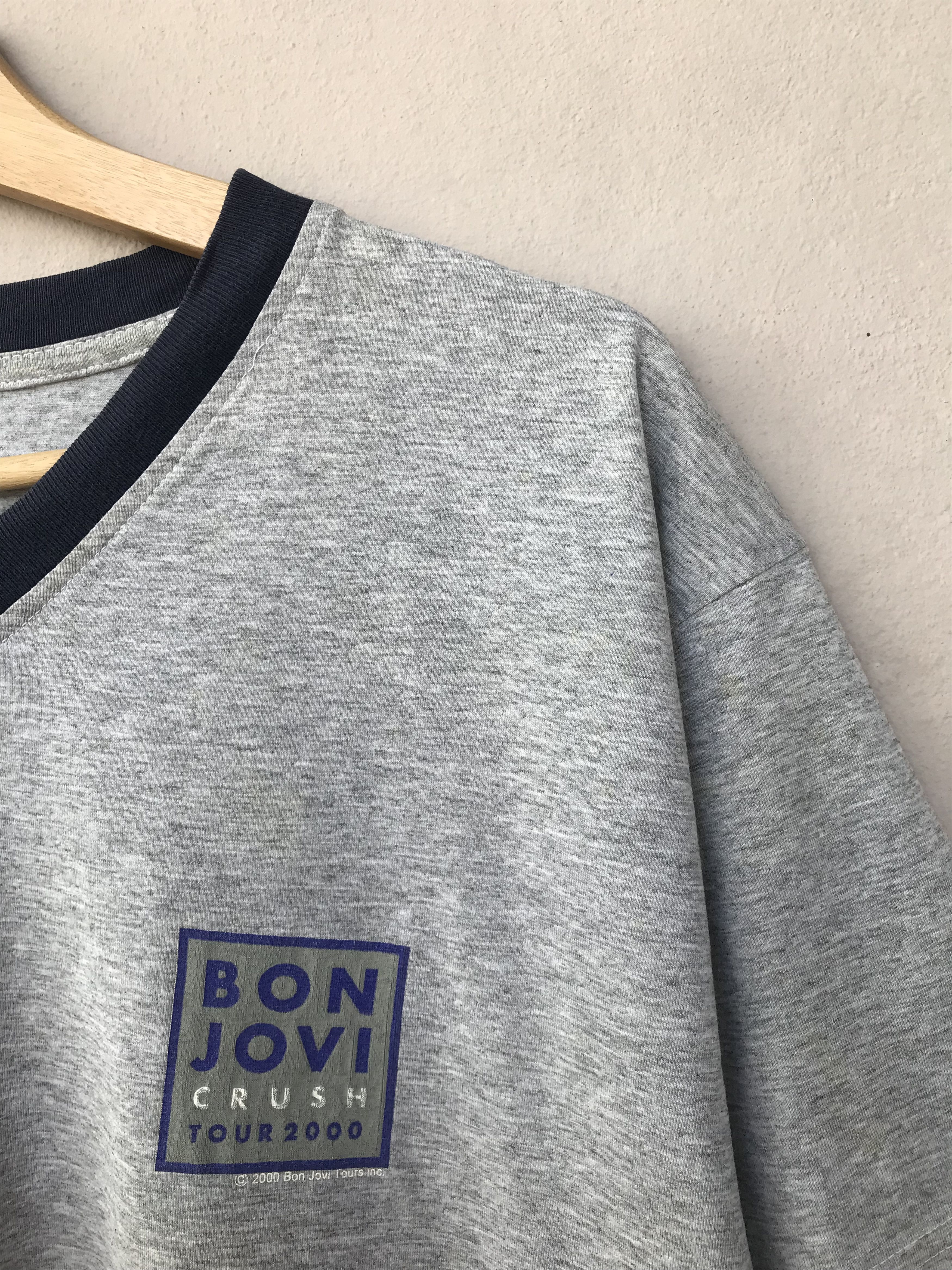 Vintage Vintage Bon Jovi The Crush Tour 2000 Band Tee the cure u2 Size US L / EU 52-54 / 3 - 3 Thumbnail