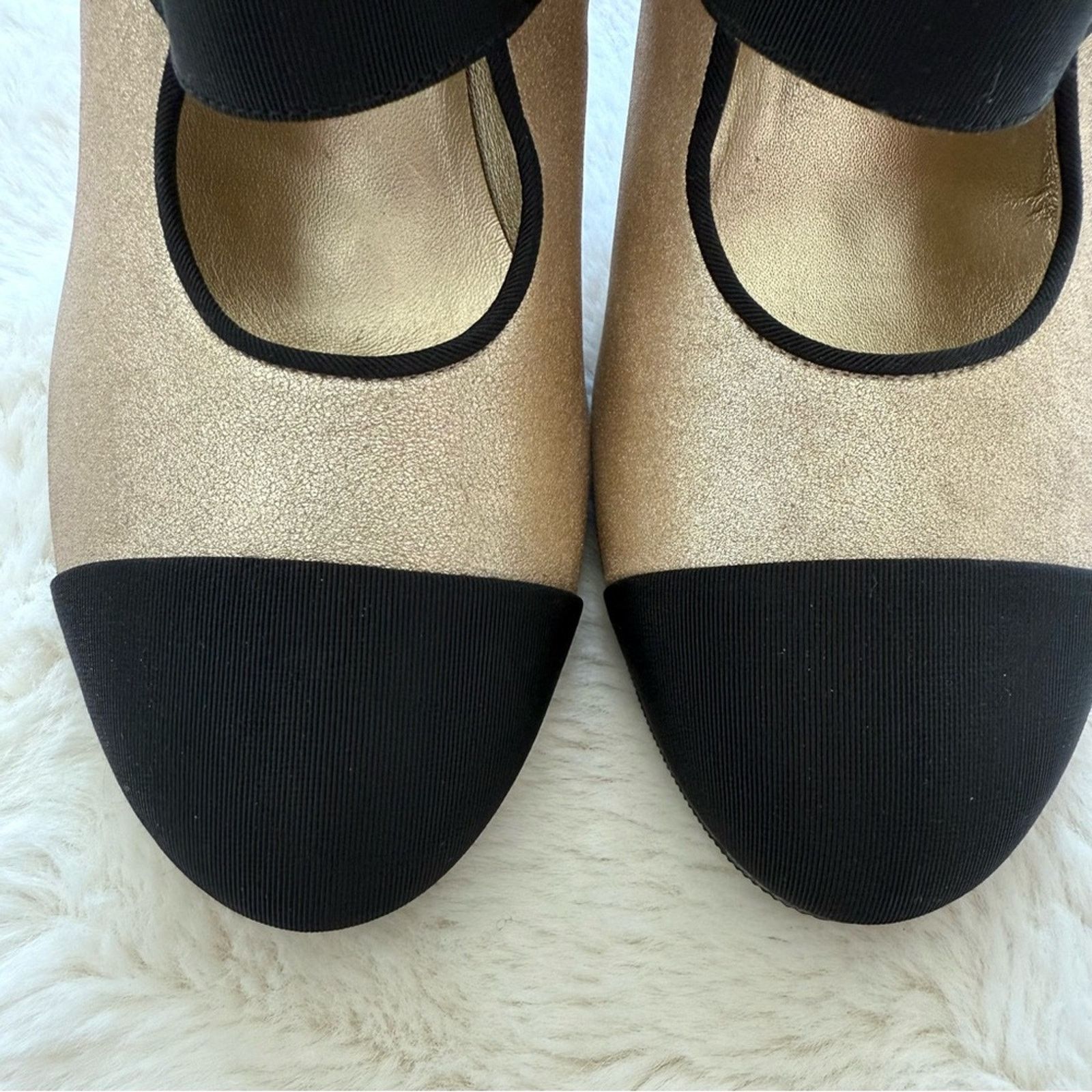 Chanel NEW!! Chanel 2018 Gold Pearl Button Boots Heels 38 EU 1400$ Size US 8 / IT 38 - 5 Thumbnail