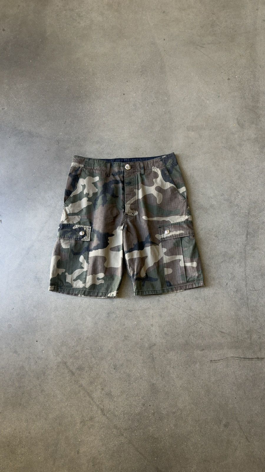 Chrome Hearts RARE! Chrome Hearts Camo Cargo Shorts Size US 31 - 1 Thumbnail