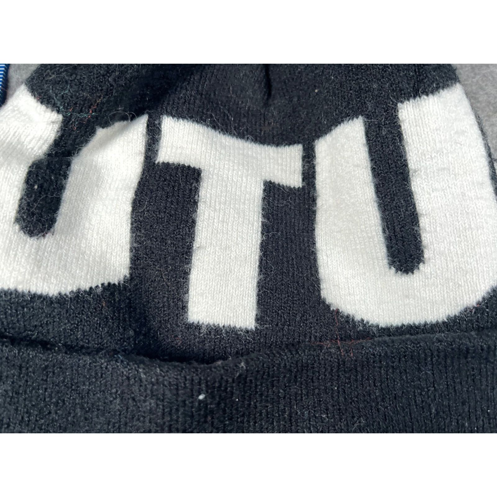 Vintage Target Beanie Toque Hat Unisex Adults One Size Black Knit Acrylic Blend Stretch Size ONE SIZE - 2 Thumbnail
