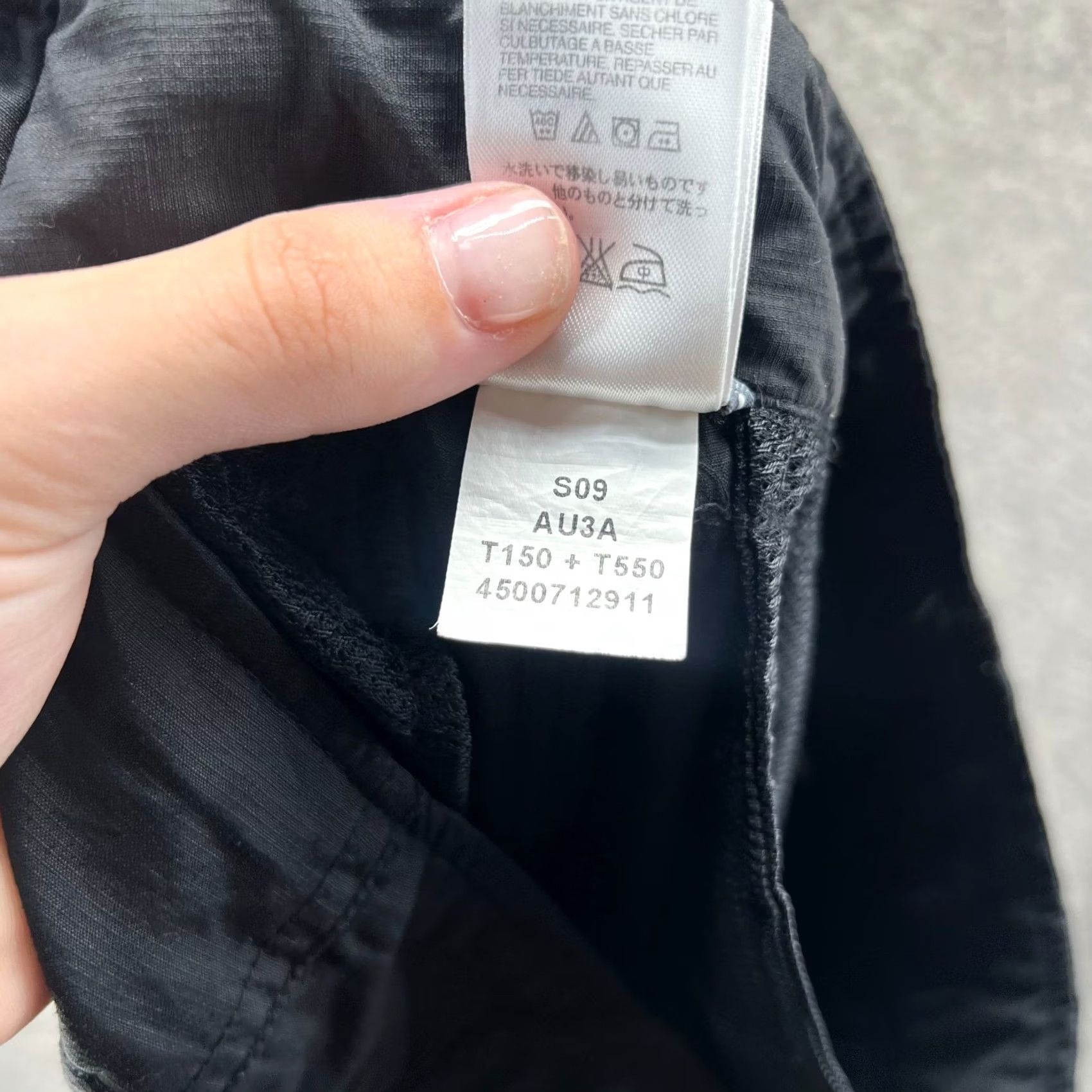 The North Face The North Face Pants Womens 4 Black Crop Outdoor Hiking Sweat Nylon Polyester Logo Pockets Straight Inseam 18 Regular ID: None Size 27" / US 4 / IT 40 - 5 Thumbnail