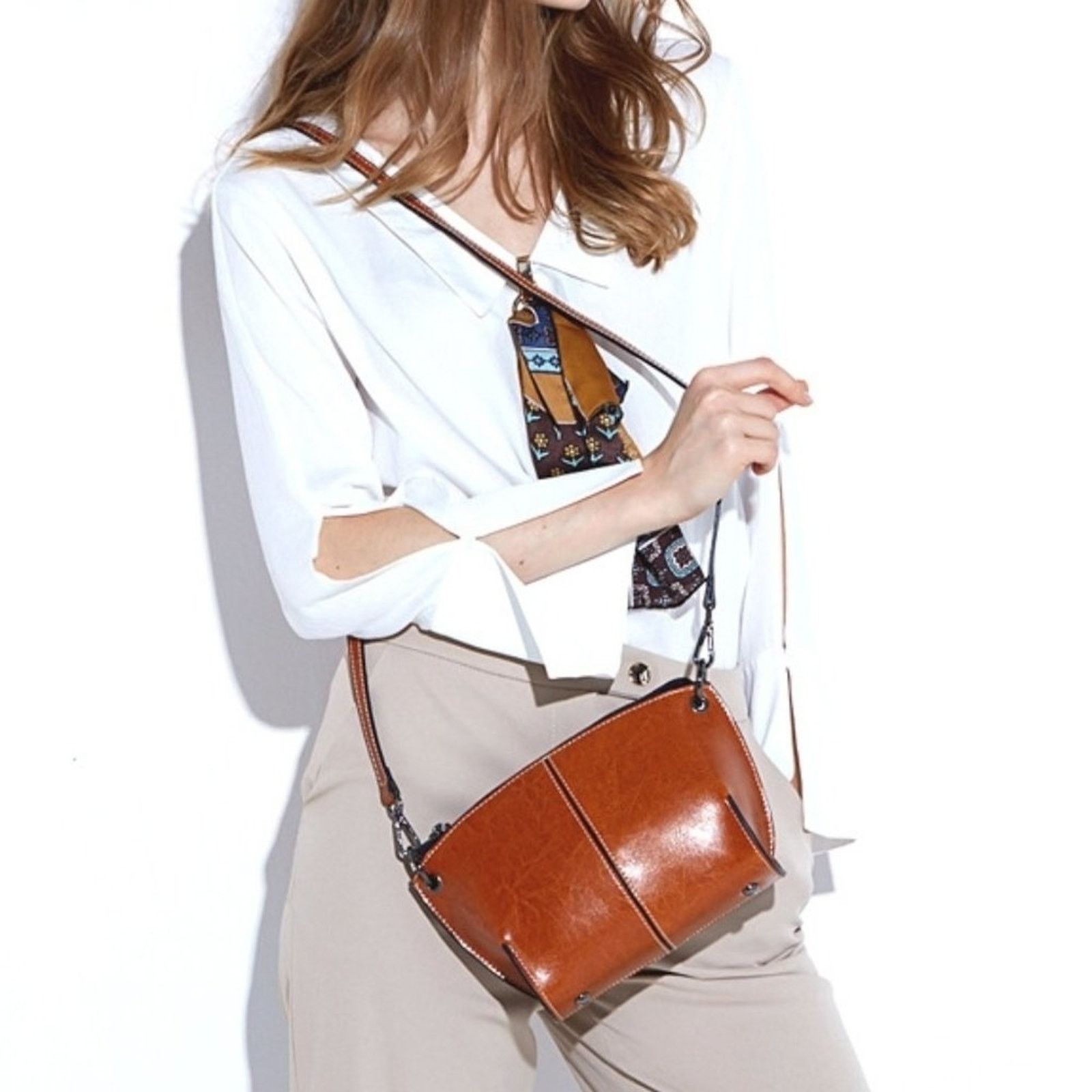 Designer MDBM Chatou Structured Minimalist Leather Crossbody Bag Size ONE SIZE - 12 Thumbnail